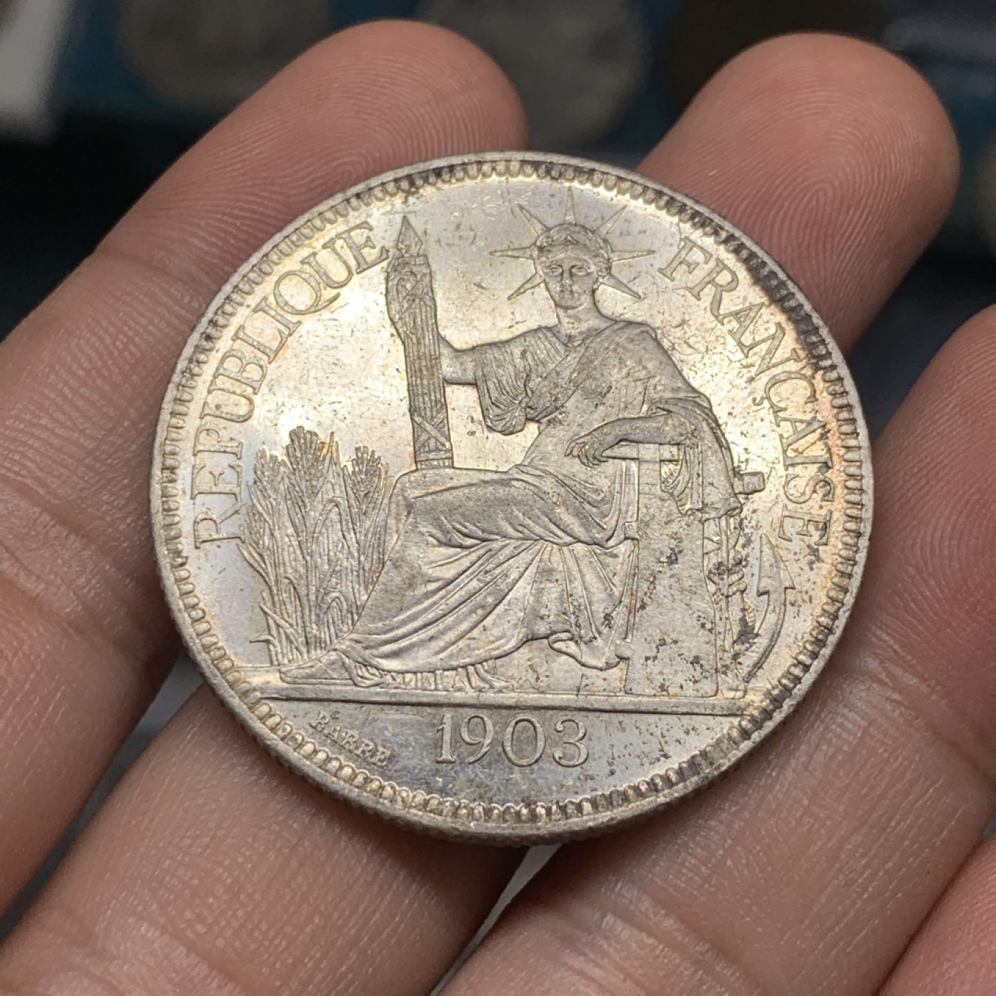 《竞宝斋》钱币微拍-第8场（不限金额顺丰包邮） 法属印度支那 坐洋1903年 1元 好品原光 银币 比较早期的年份 好品难找 27g，38.9mm