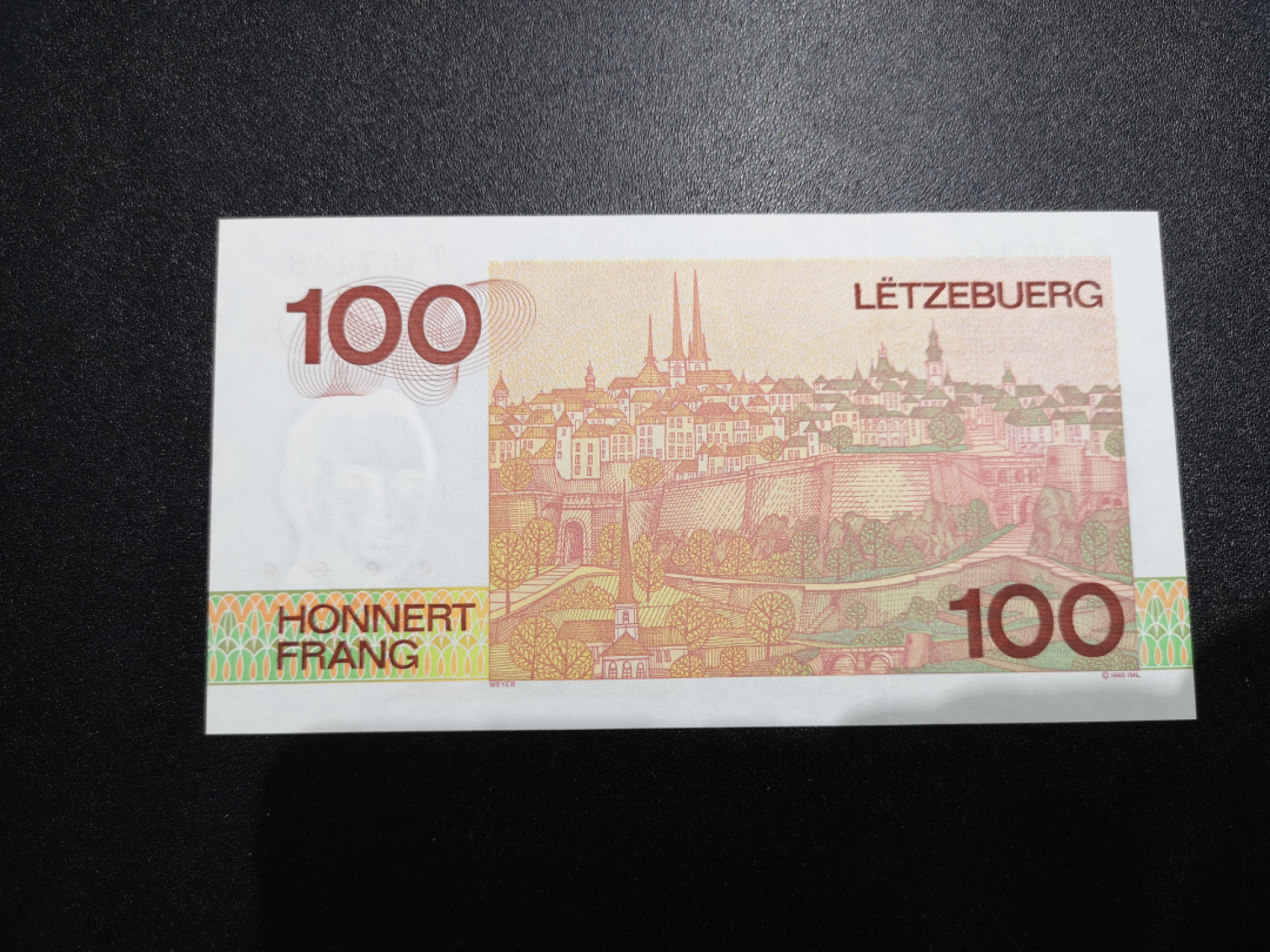 《外钞收藏家》金九银十双拍10号场（总134期）（本期90件） 1993年卢森堡100法郎 全新UNC
