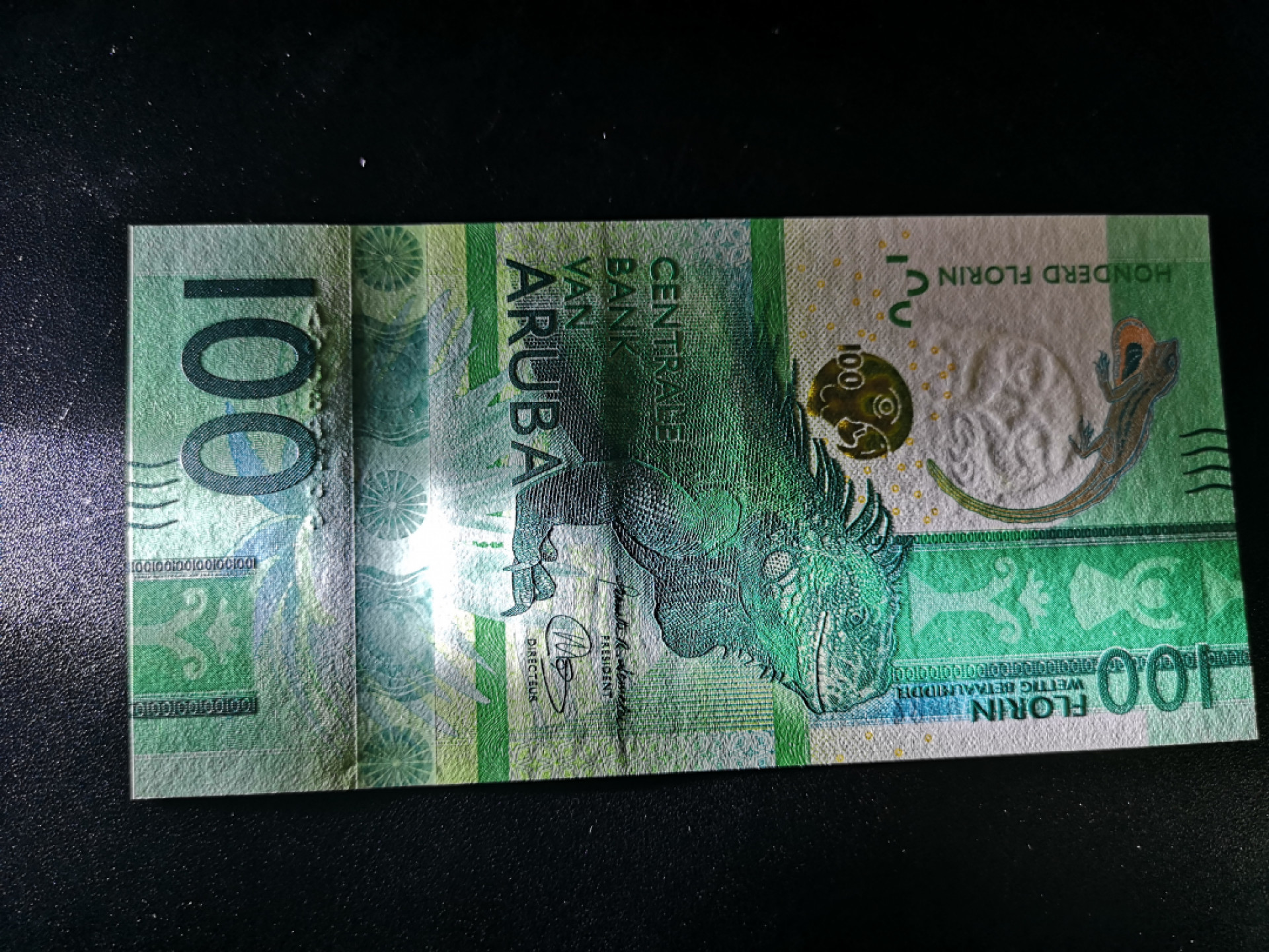 《外钞收藏家》第一百三十五期 2019年阿鲁巴100 A冠 绝品