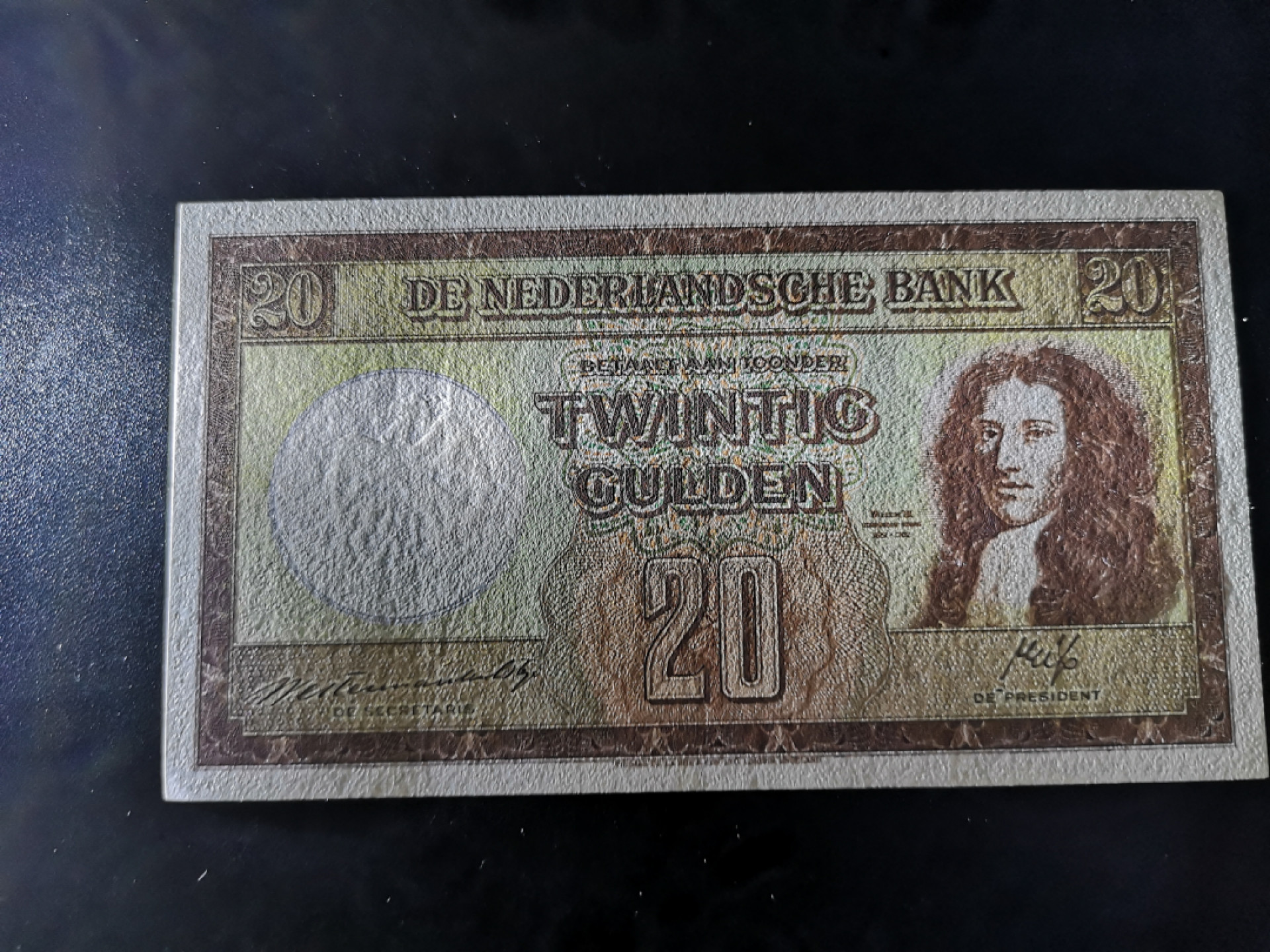 《外钞收藏家》第一百三十五期 1945年荷兰20盾  AU品相 荷兰国王威廉三世