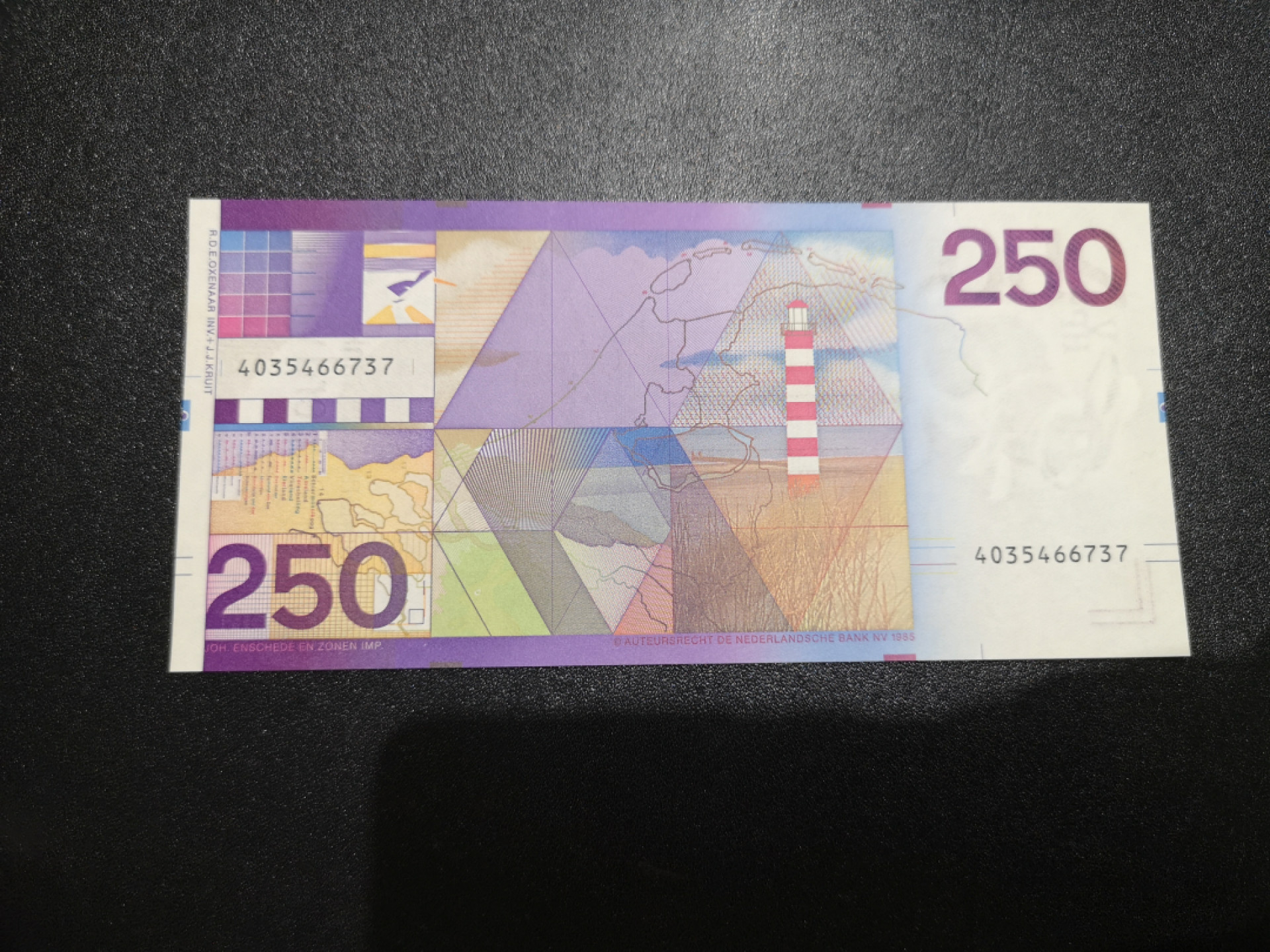《外钞收藏家》第一百三十五期 荷兰250盾 灯塔 全新UNC 品相好 无瑕疵