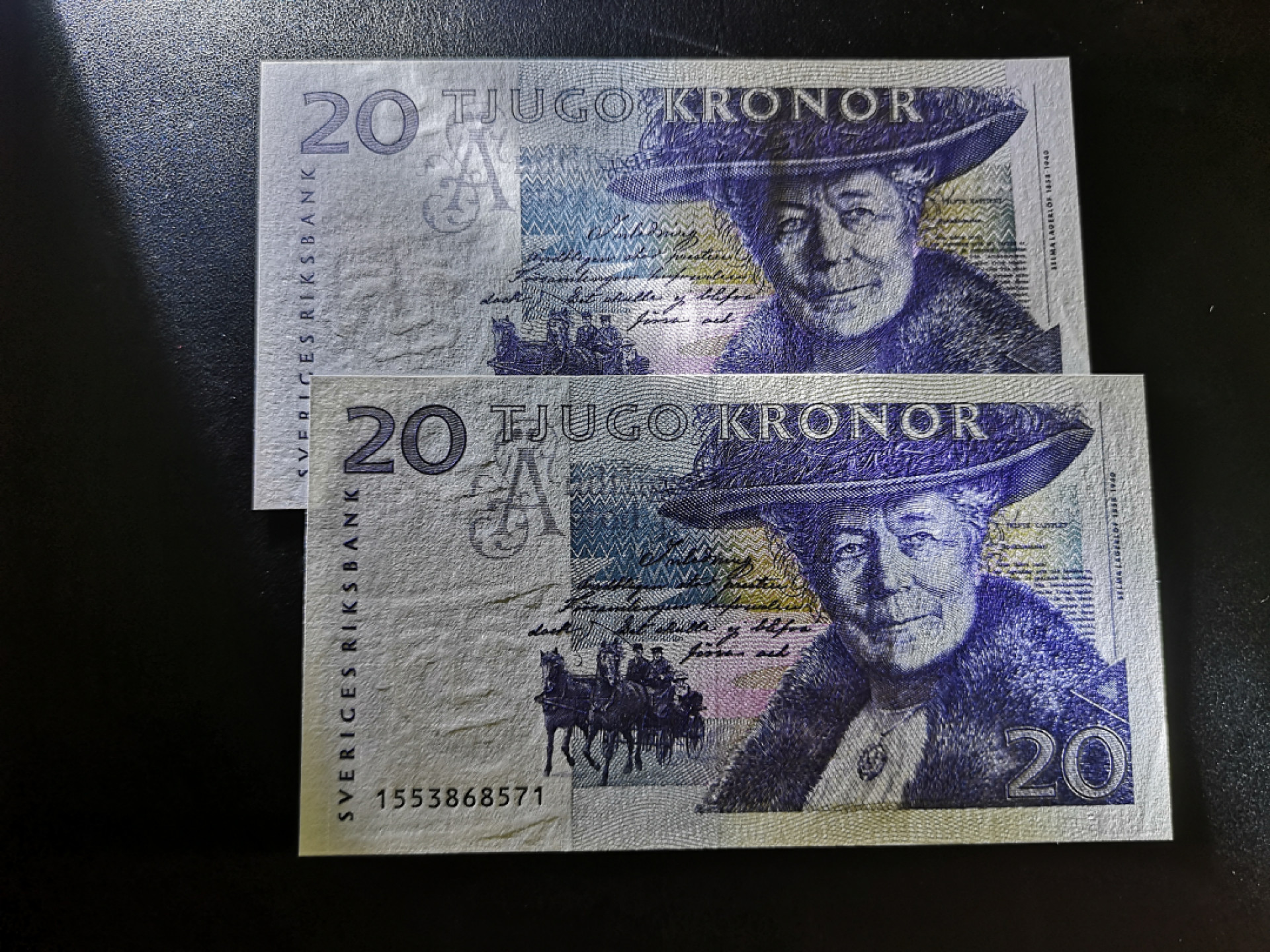 《外钞收藏家》第一百三十五期 瑞典20克朗 初版2张一起 全新UNC