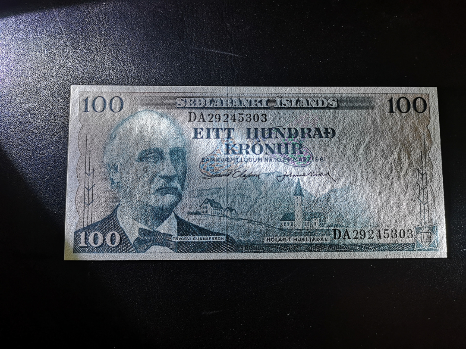 《外钞收藏家》第一百三十五期 1961年冰岛100克朗 全新UNC