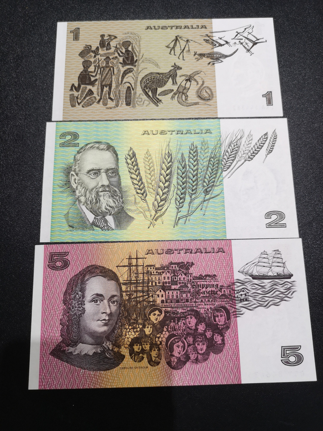 《外钞收藏家》第一百三十五期 澳大利亚1、2、5三张面额 全新UNC