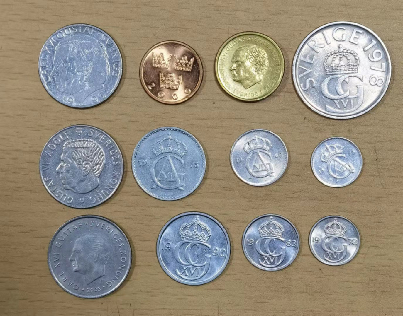 北京马甸外国币微拍第六十一期，非贵金属外国流通币，纪念币专场，陆续上新欢迎关注 瑞典12枚