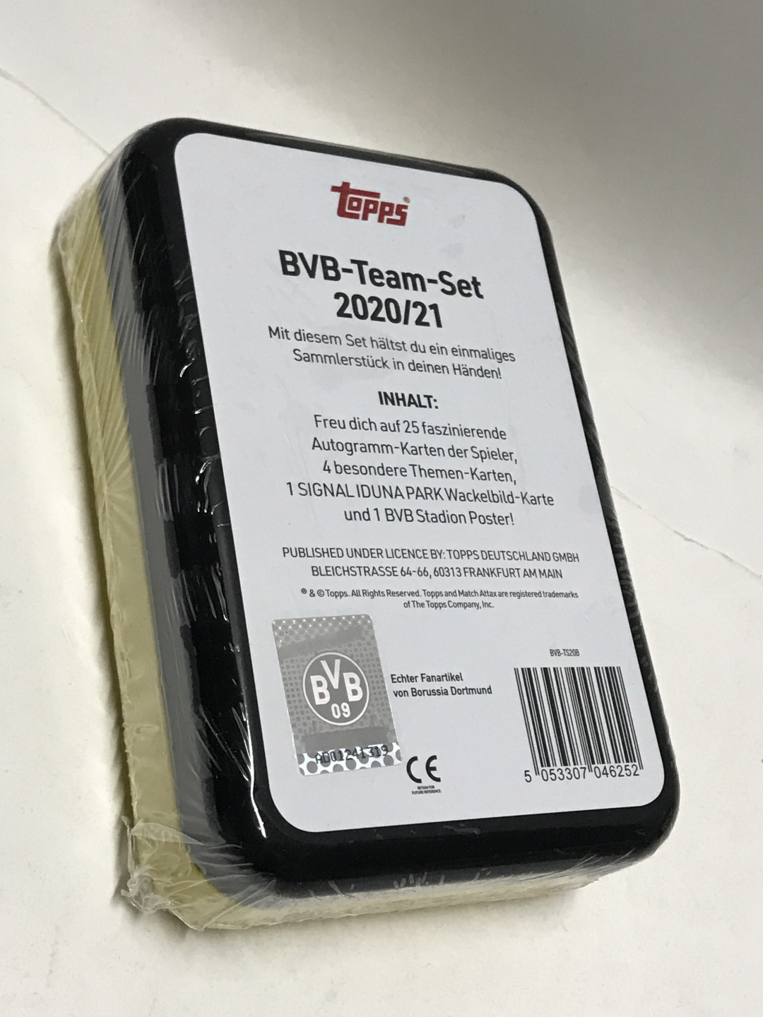 零元拍：全新TOPPS多特蒙德球星卡小铁盒，官方出品，内涵25张卡片，必出大热哈兰德，拆盒就有惊喜。小铁盒精美。