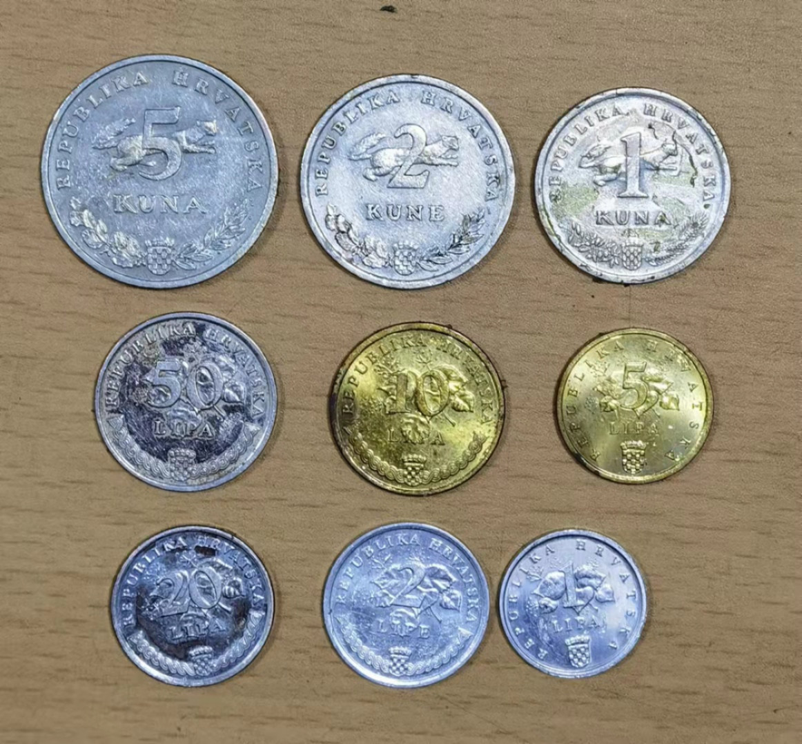北京马甸外国币微拍第六十一期，非贵金属外国流通币，纪念币专场，陆续上新欢迎关注 克罗地亚，塑胶粘过