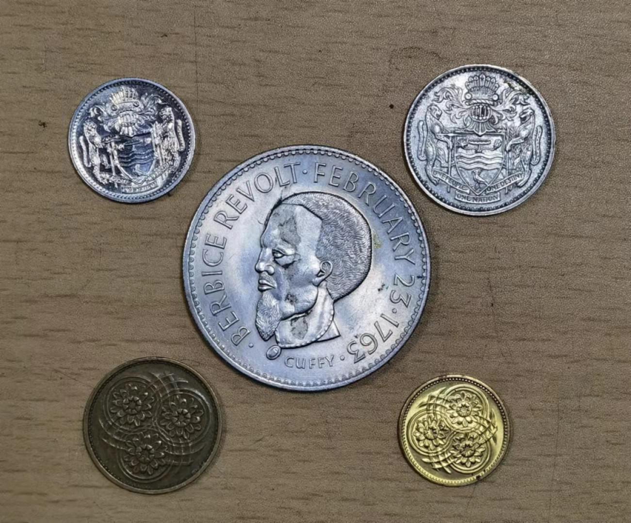 北京马甸外国币微拍第六十一期，非贵金属外国流通币，纪念币专场，陆续上新欢迎关注 圭亚那