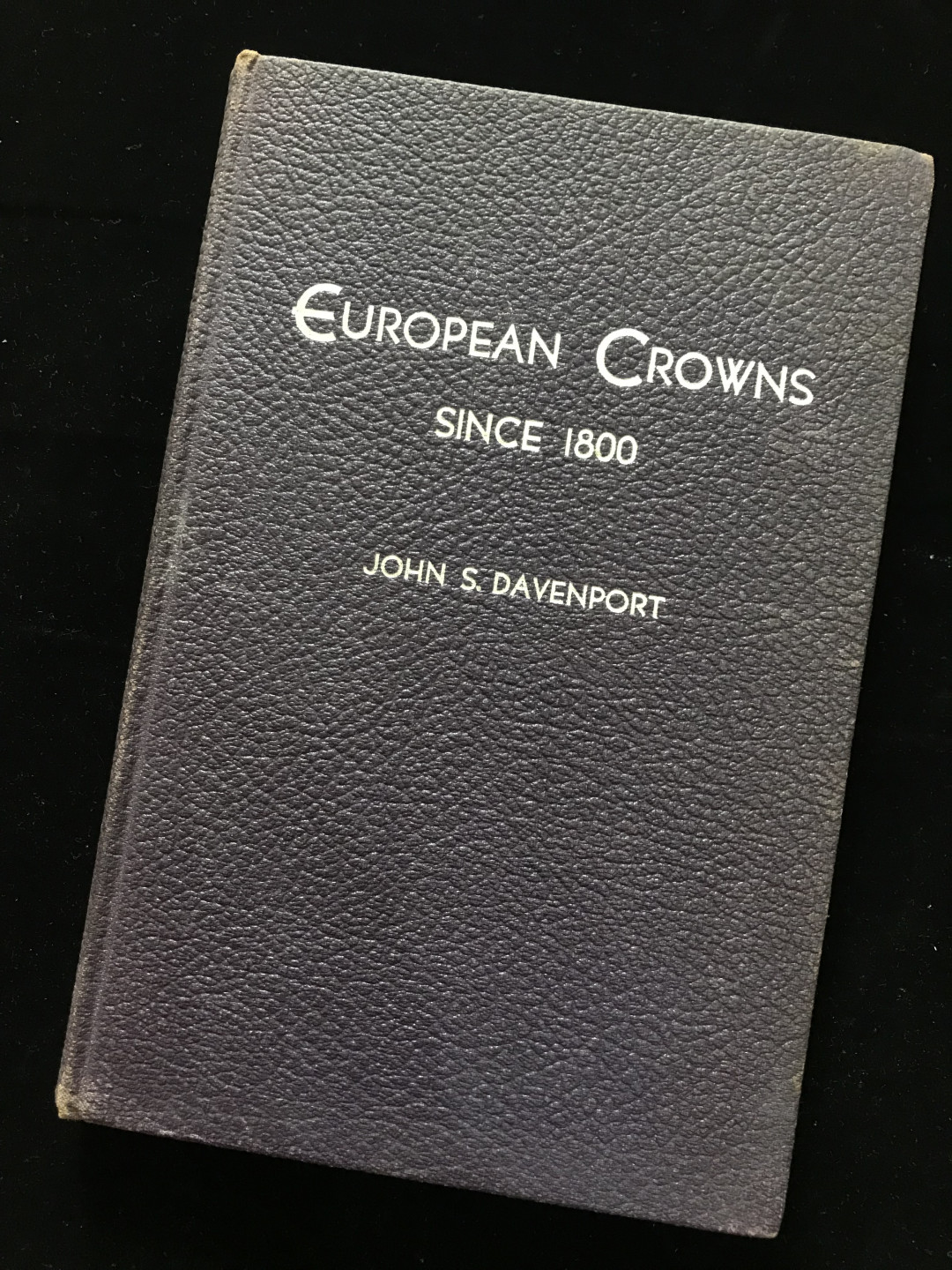 《竞宝斋》钱币微拍-第9场（不限金额顺丰包邮） 稀少紫罗兰荔枝文面皮 1947年版本 达文波特 1800后欧洲泰勒与克朗目录，是目录，本身更是收藏品