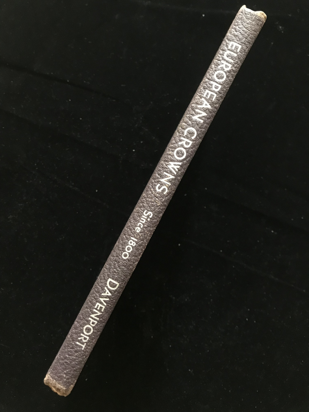 《竞宝斋》钱币微拍-第9场（不限金额顺丰包邮） 稀少紫罗兰荔枝文面皮 1947年版本 达文波特 1800后欧洲泰勒与克朗目录，是目录，本身更是收藏品