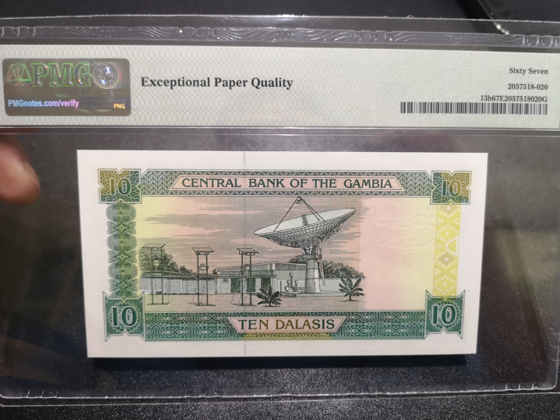 《外钞收藏家》第一百三十六期（本期100件） 1991-95年冈比亚10 PMG67 A冠