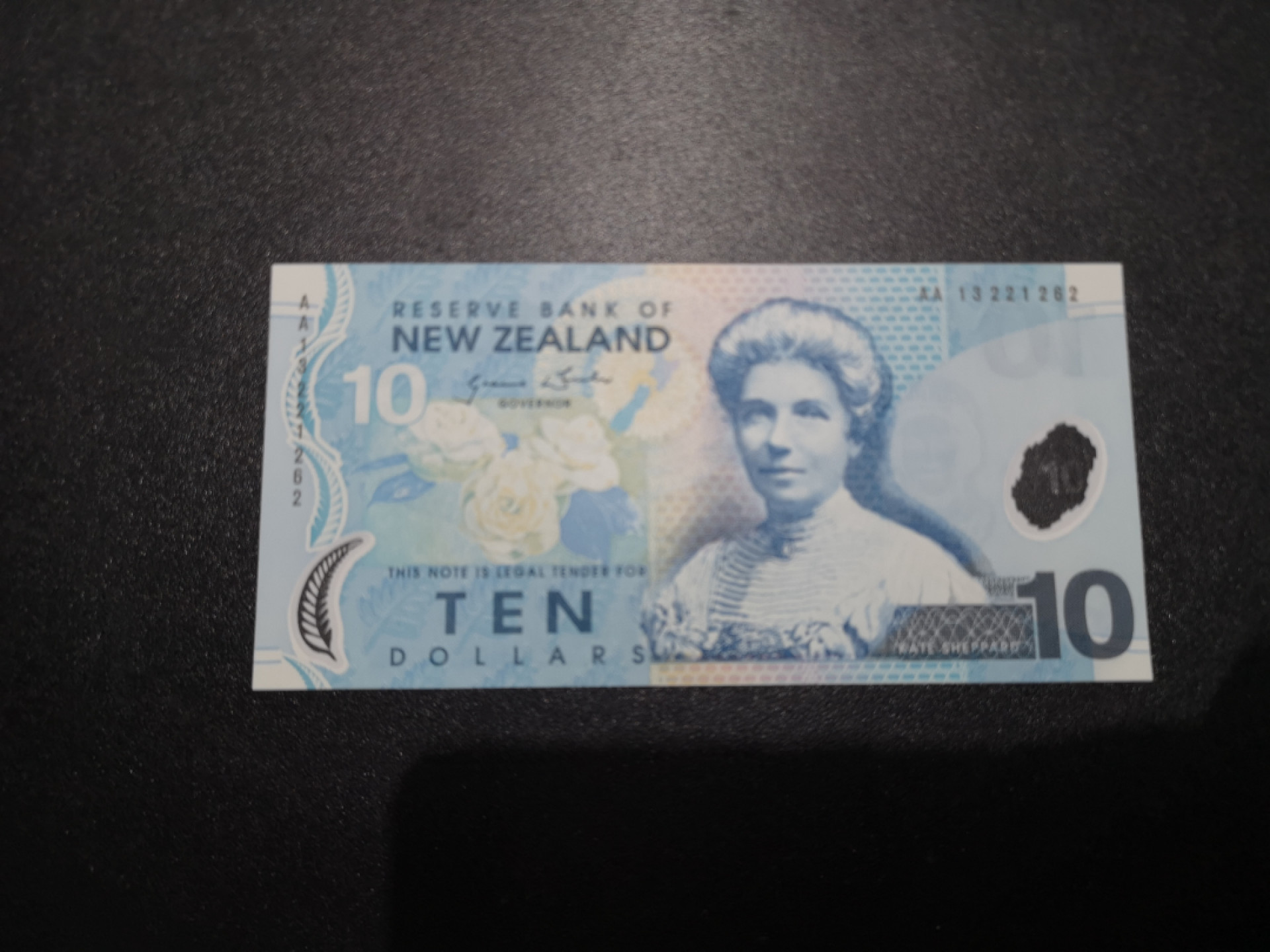 《外钞收藏家》第一百三十六期（本期100件） 13年新西兰10元 全新UNC 无47 AA冠