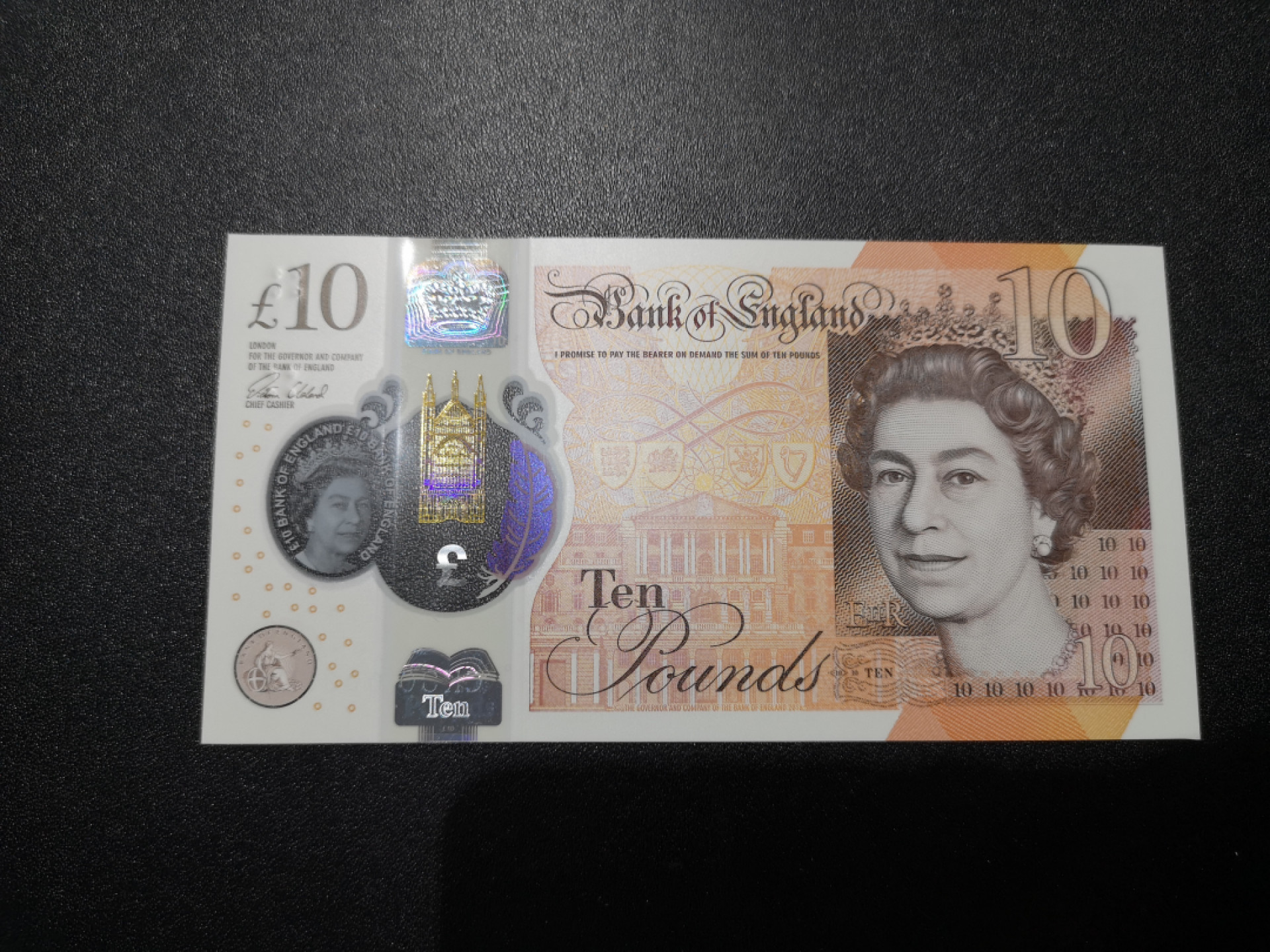 《外钞收藏家》第一百三十六期（本期100件） 英国最新版10镑塑料钞 全新UNC  3800千位号 无47