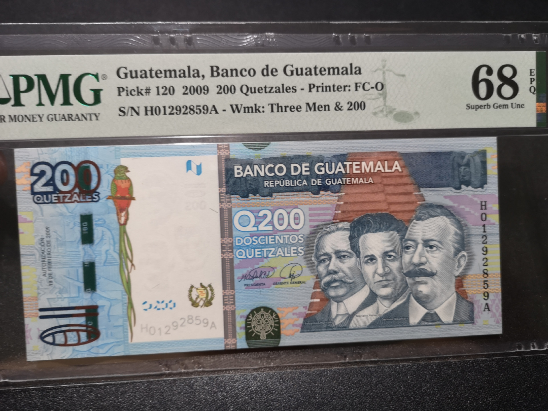《外钞收藏家》第一百三十六期（本期100件） 2009年危地马拉200面额 PMG68 无47