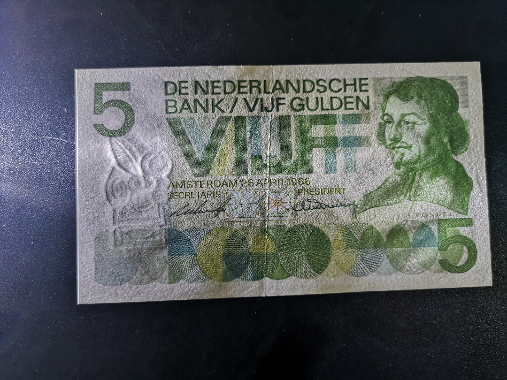 《外钞收藏家》第一百三十六期（本期100件） 1966年荷兰5盾 AU品相