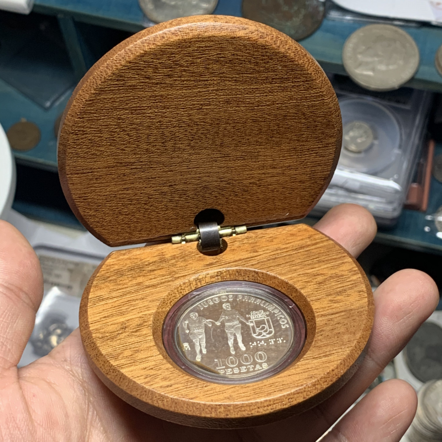 《竞宝斋》钱币微拍-第9场（不限金额顺丰包邮） 西班牙 2000年 盲人赛跑 1000比塞塔 精制银币 原木盒证书