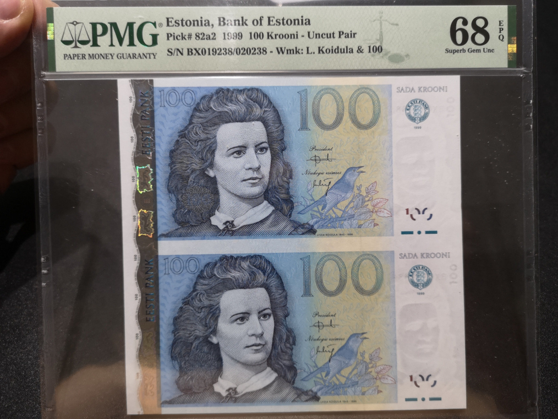 《外钞收藏家》第一百三十六期（本期100件） 1999年爱沙尼亚100 两连体 PMG68 无47尾8