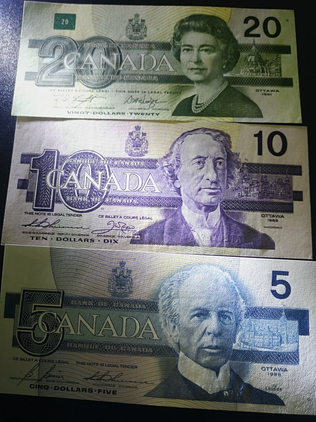 《外钞收藏家》第一百三十六期（本期100件） 加拿大鸟版 5、10、20加元三张 全新UNC