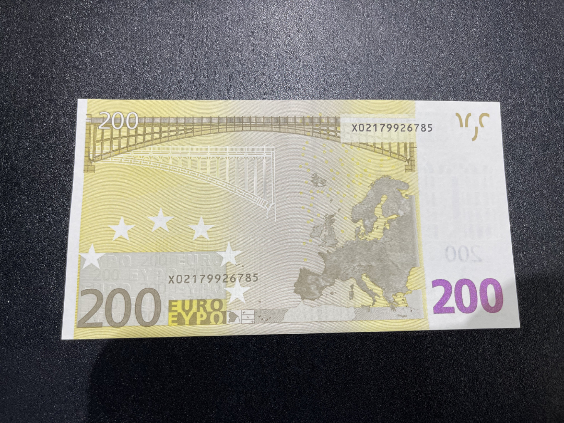 《外钞收藏家》第一百三十六期（本期100件） 一签200欧元 德国版 全新UNC