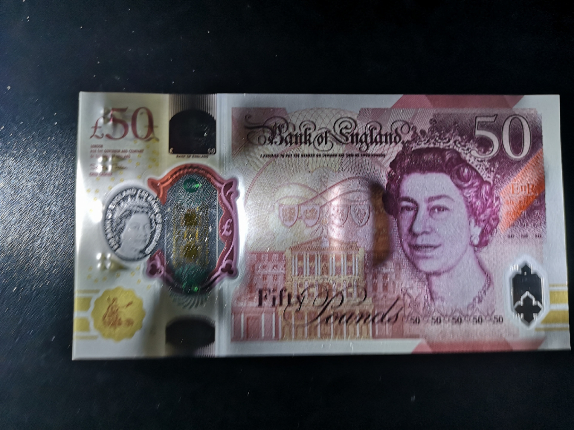 《外钞收藏家》第一百三十六期（本期100件） 2020年英国最新版塑料钞50镑 AA冠 无47 尾8 全新UNC
