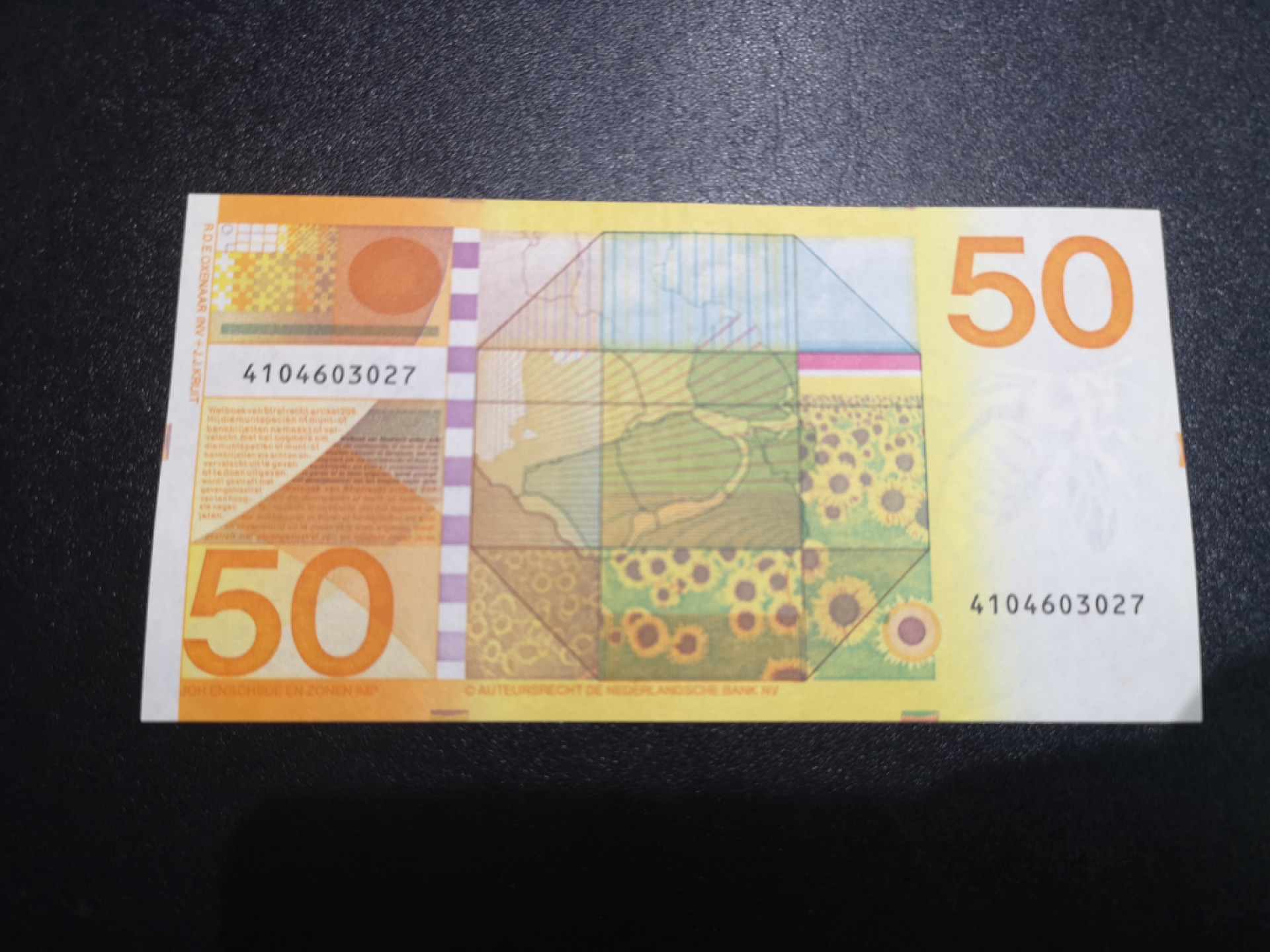 《外钞收藏家》第一百三十六期（本期100件） 1982年荷兰50盾 向日葵 VF品相 中间有一个小破口