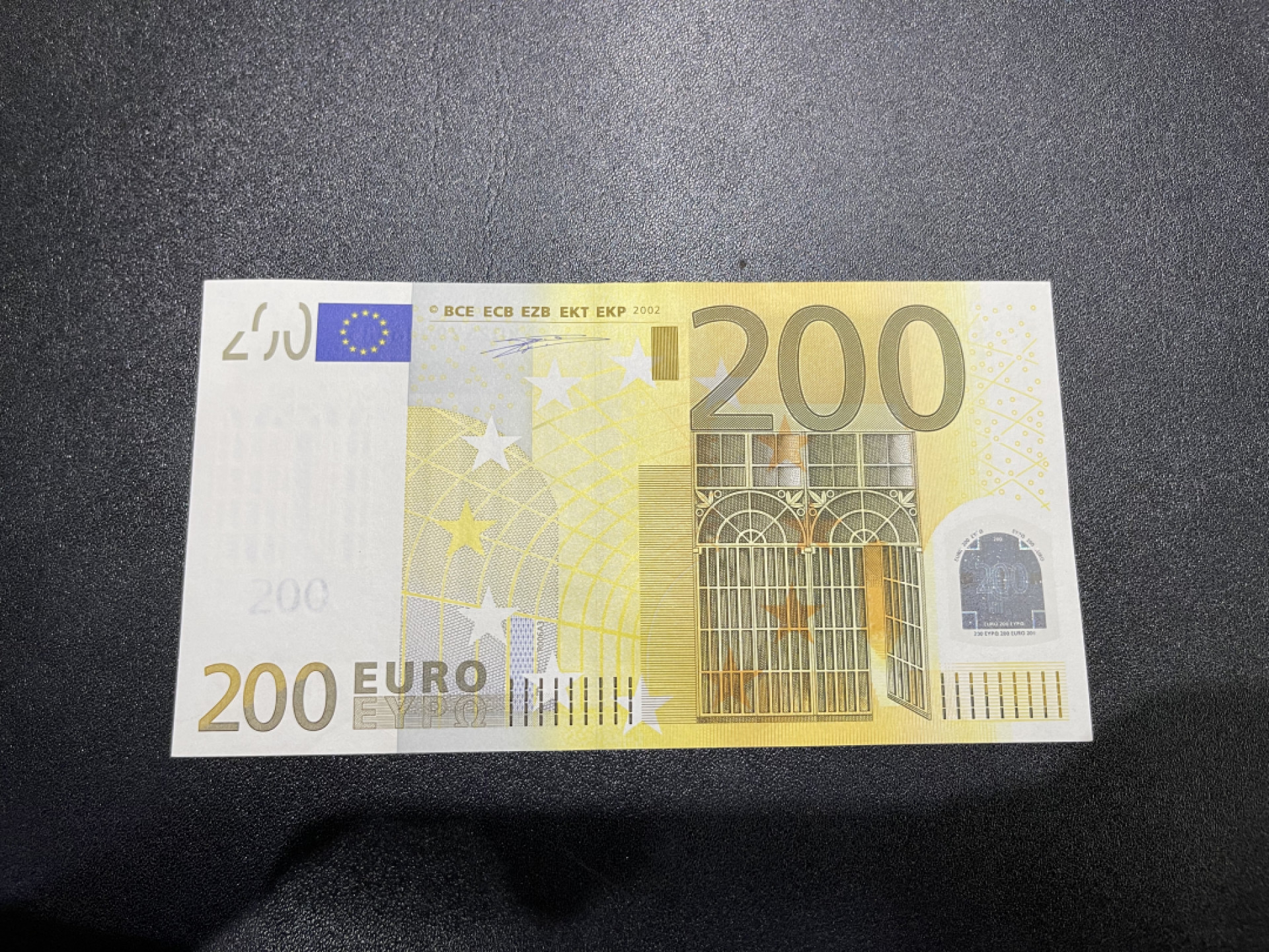 《外钞收藏家》第一百三十六期（本期100件） 一签200欧元 德国版 全新UNC