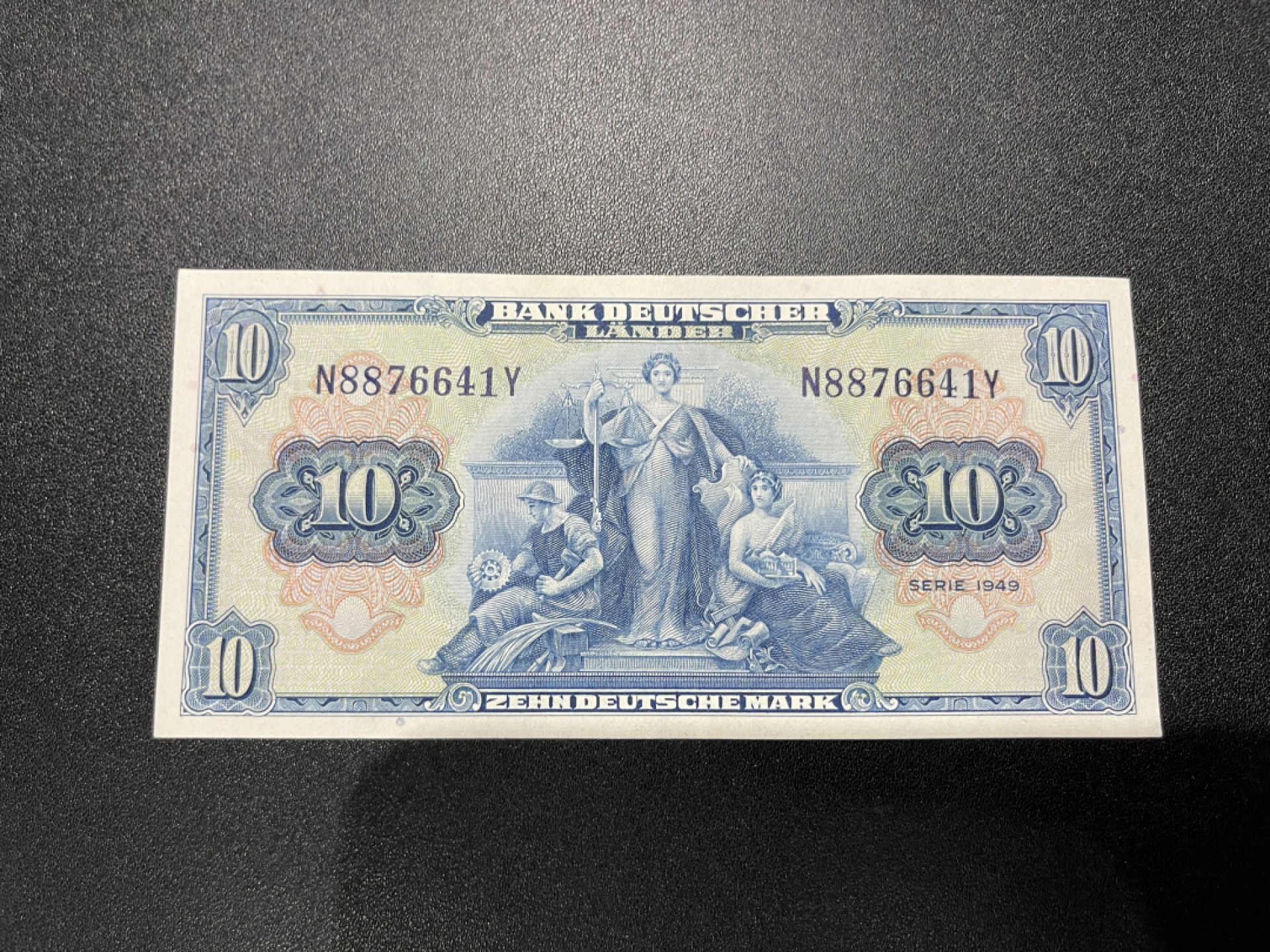 《外钞收藏家》第一百三十六期（本期100件） 1949年德国10马克 全新UNC