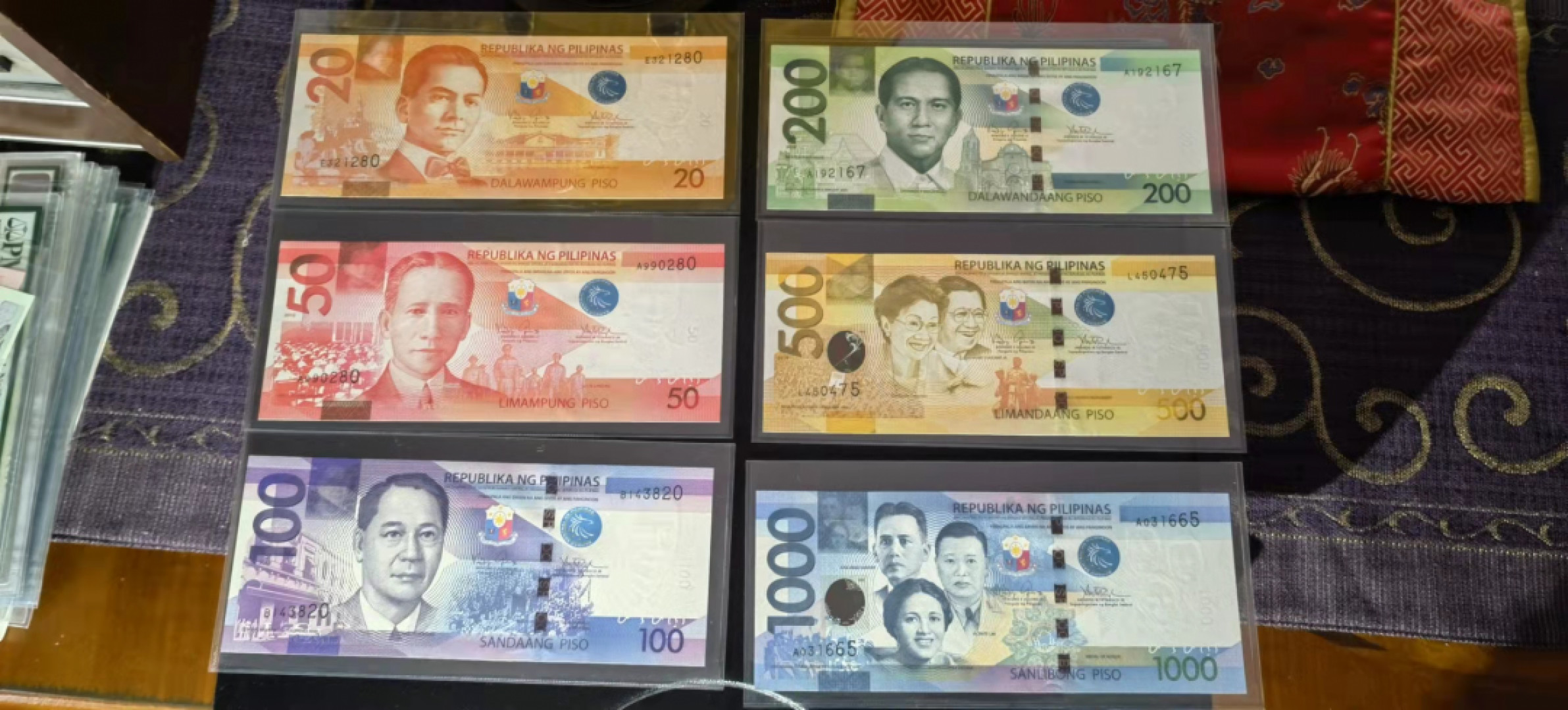 第一场精品拍卖秀 2010年初版20-1000菲律宾全套