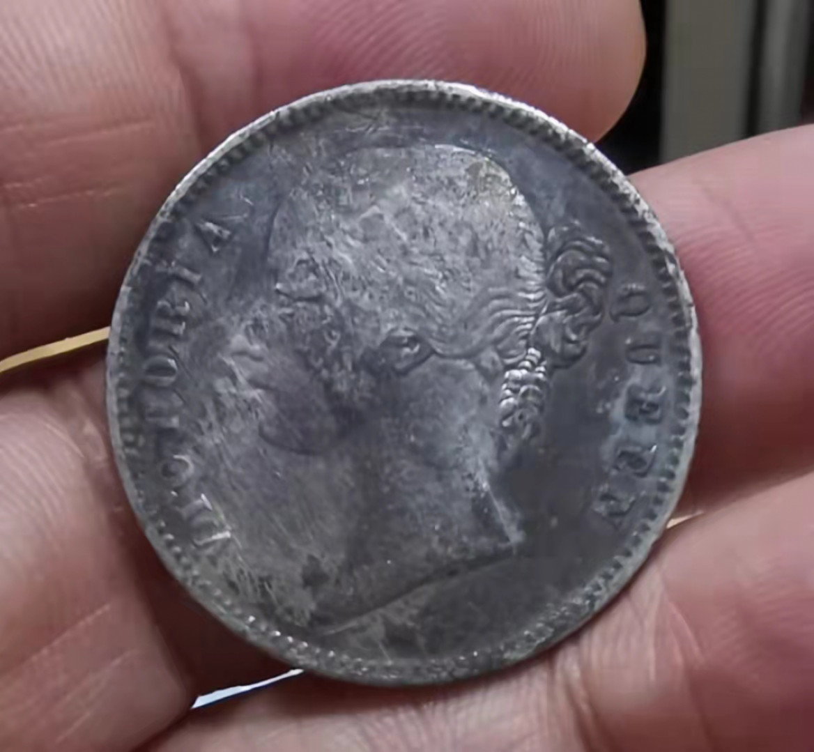 北京马甸外币专卖微拍第六十二期，金银币专场，陆续上新欢迎关注 1840年维多利亚双辫印度1卢比银币，重11.66克，成色917 