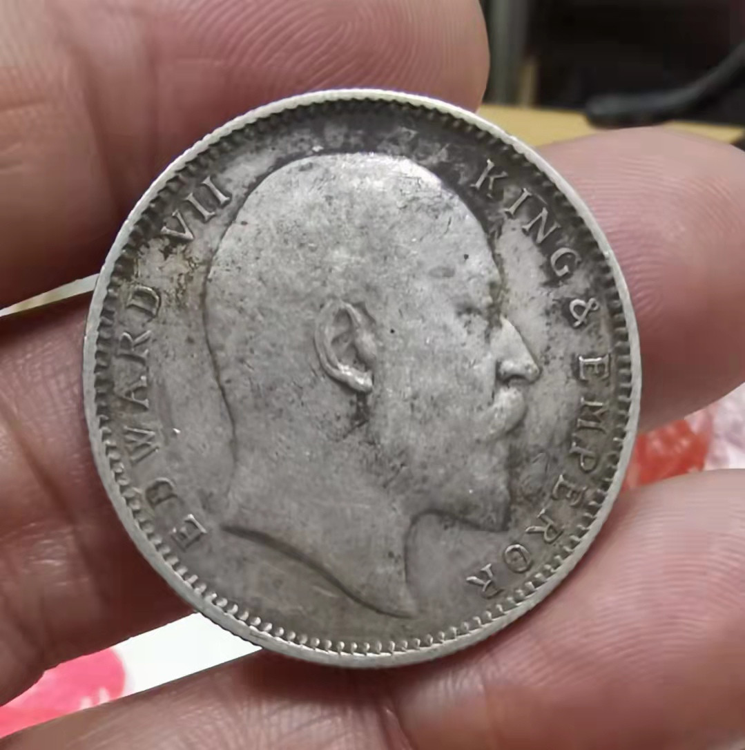 北京马甸外币专卖微拍第六十二期，金银币专场，陆续上新欢迎关注 1907年爱七印度1卢比银币，重11.66克，成色917 