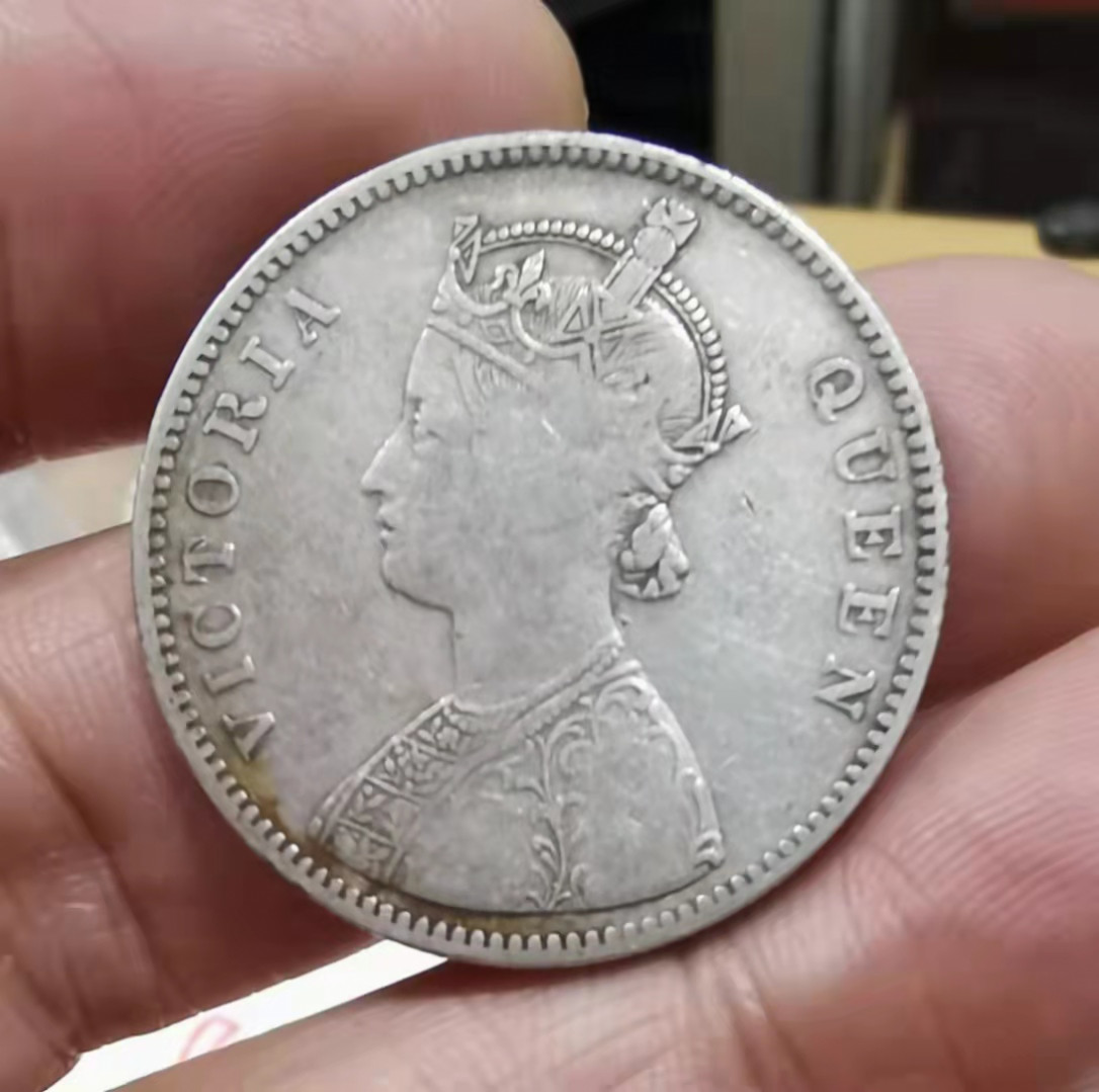 北京马甸外币专卖微拍第六十二期，金银币专场，陆续上新欢迎关注  1862年维多利亚印度1卢比银币，重11.66克，