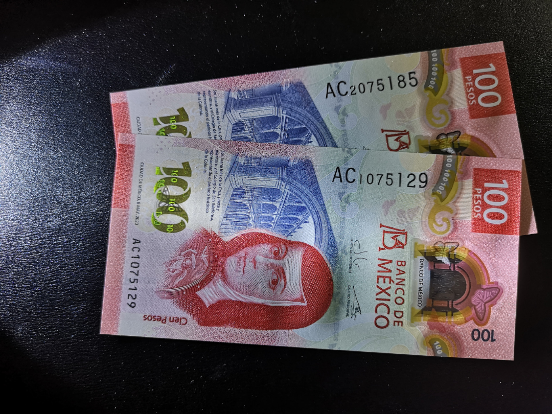 《外钞收藏家》第一百三十七期拍卖（本期68件） 2020年墨西哥100  两张 全新UNC