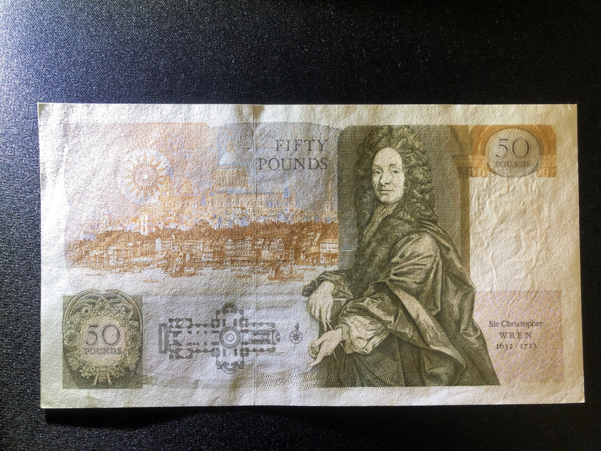 《张总收藏》39期—欧洲精品 英国50镑 AU-UNC D序列 有3道小痕（不是折）边缘有一点荧光