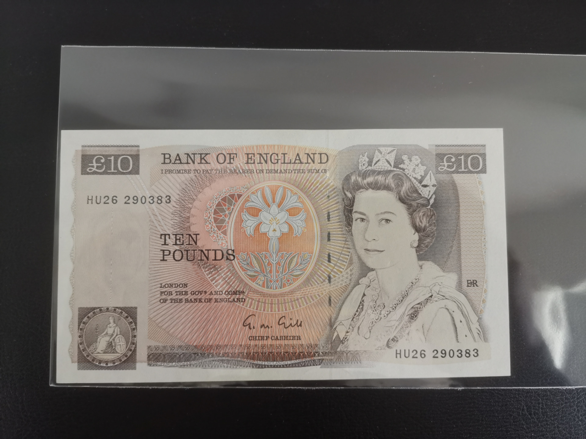《张总收藏》39期—欧洲精品 英国D序列10镑UNC-点钞痕，尾83
