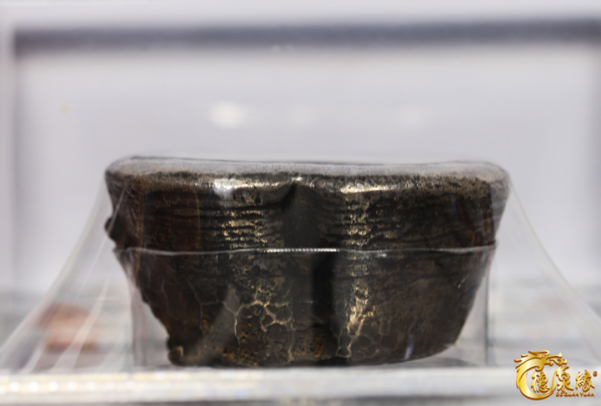 海南德泉缘2021秋季钱币拍卖会 清代平安无事五两银锭一枚   GBCA AU55 编号：1610030474重量： 180.2克