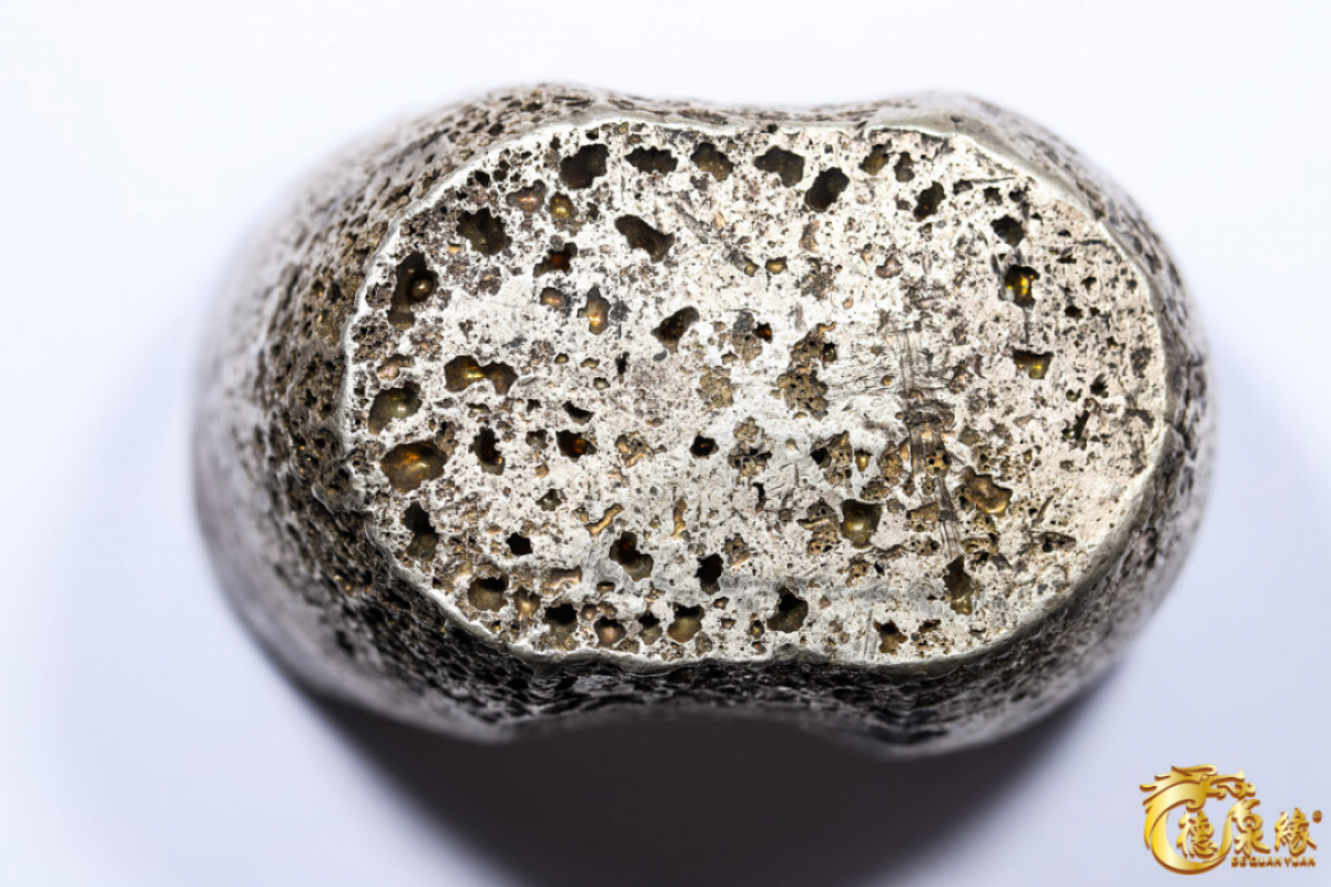 海南德泉缘2021秋季钱币拍卖会 荆门州光绪29年四月官钱局五十两银锭一枚  重量：1857.5g   保存完好，字口清晰，美品。