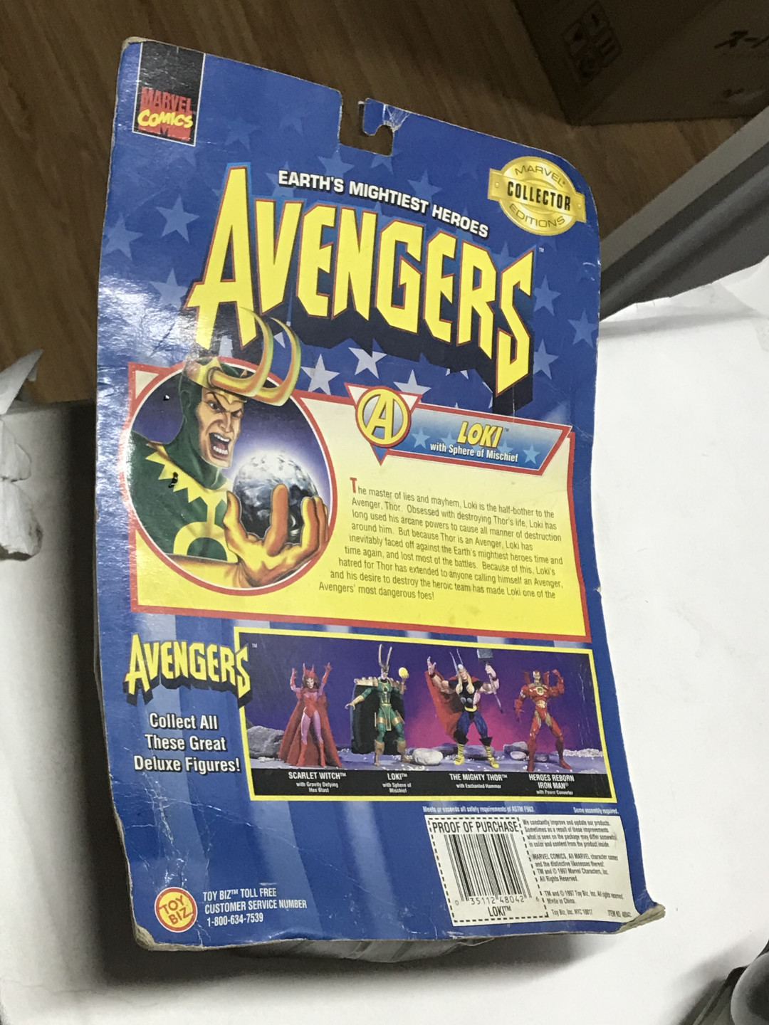 零元拍：20年多前的老物件，1997年TOYBIZ出品复仇者联盟《洛基》挂卡，全新未拆