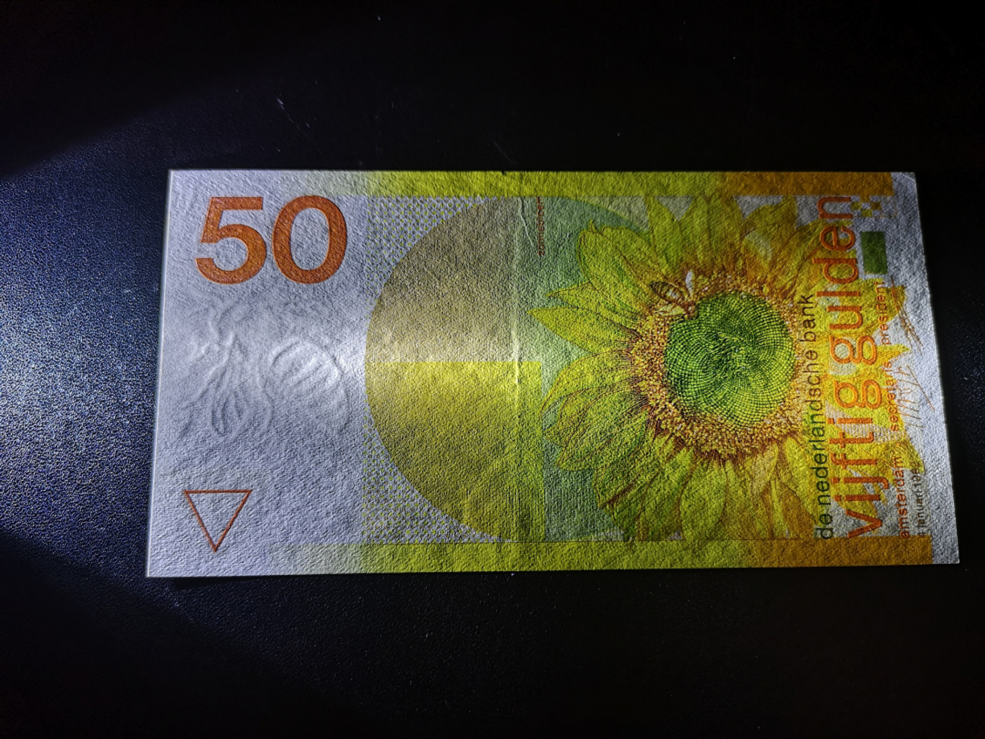 《外钞收藏家》第一百三十八期拍卖（本期91件） 1982年荷兰50盾 向日葵 AU品相