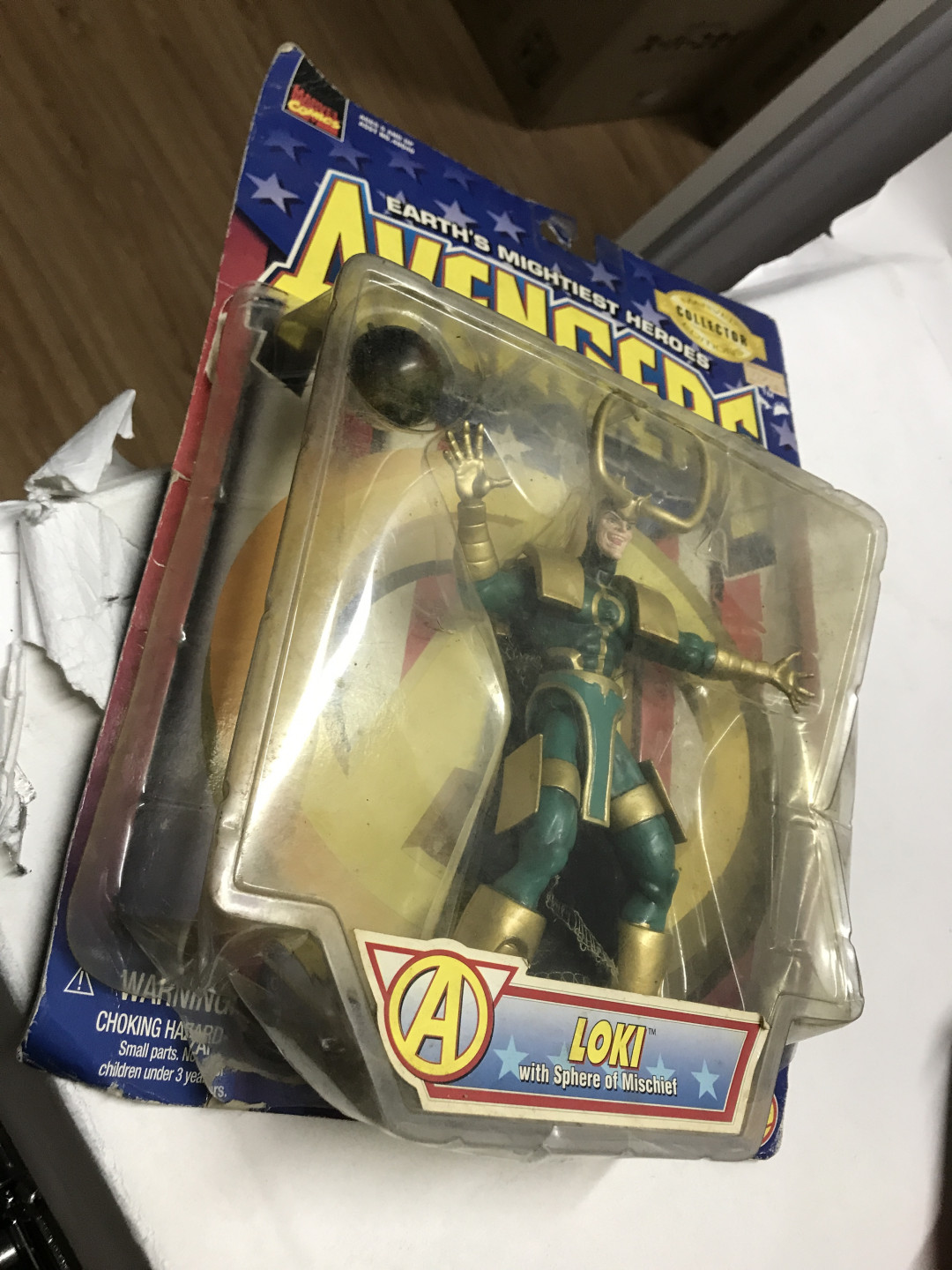 零元拍：20年多前的老物件，1997年TOYBIZ出品复仇者联盟《洛基》挂卡，全新未拆