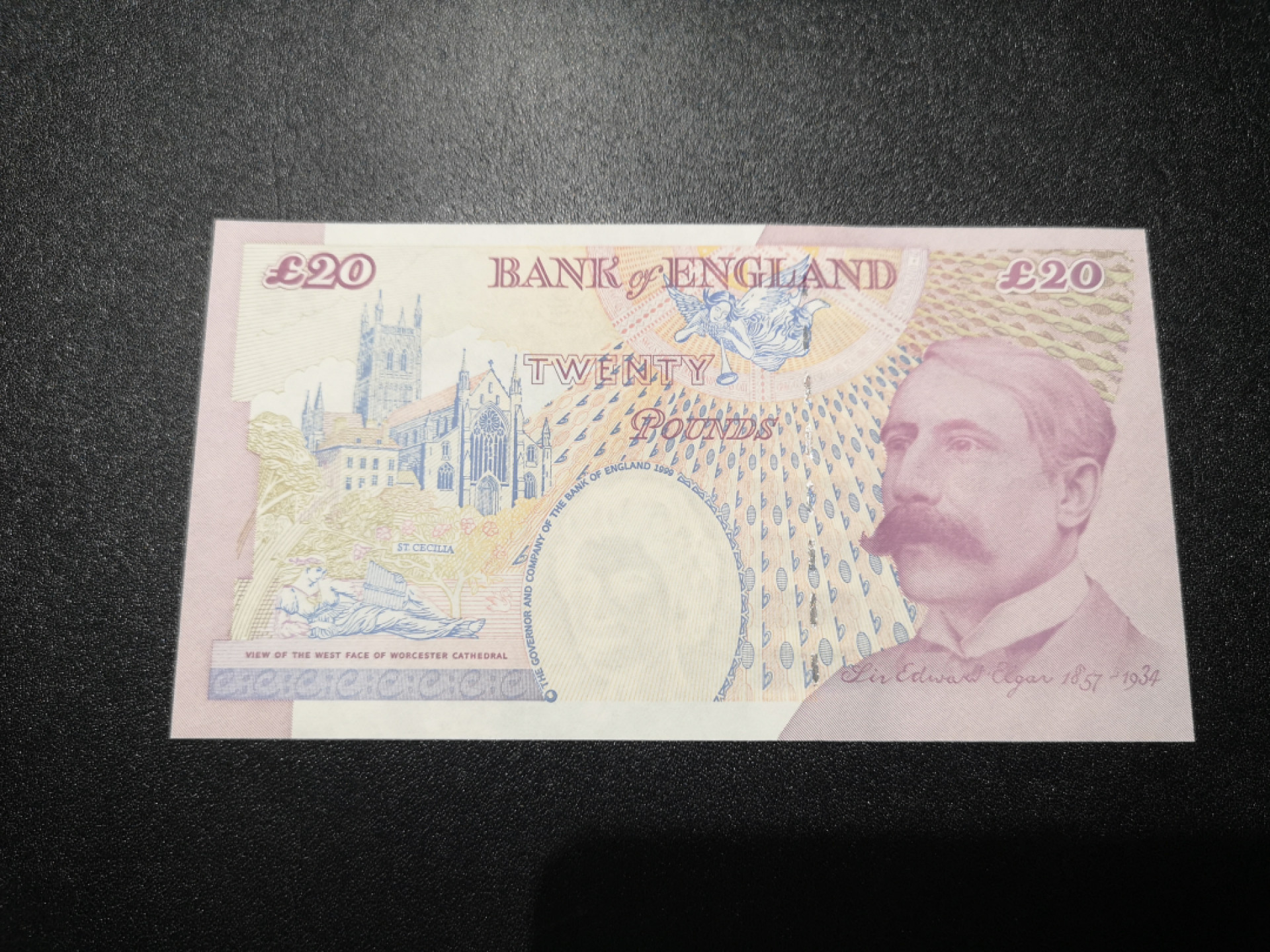 《外钞收藏家》第一百三十八期拍卖（本期91件） 英国E序列20镑 全新UNC