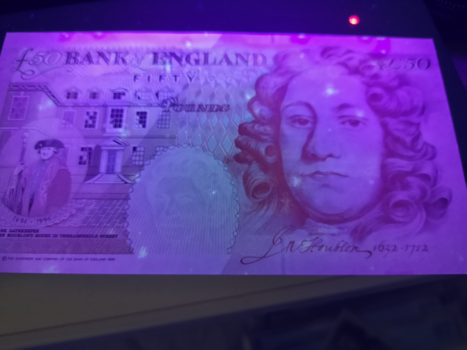 《外钞收藏家》第一百三十八期拍卖（本期91件） 1994年英国E序列50镑 全新 凹凸很强 可惜有星星点点潮癍