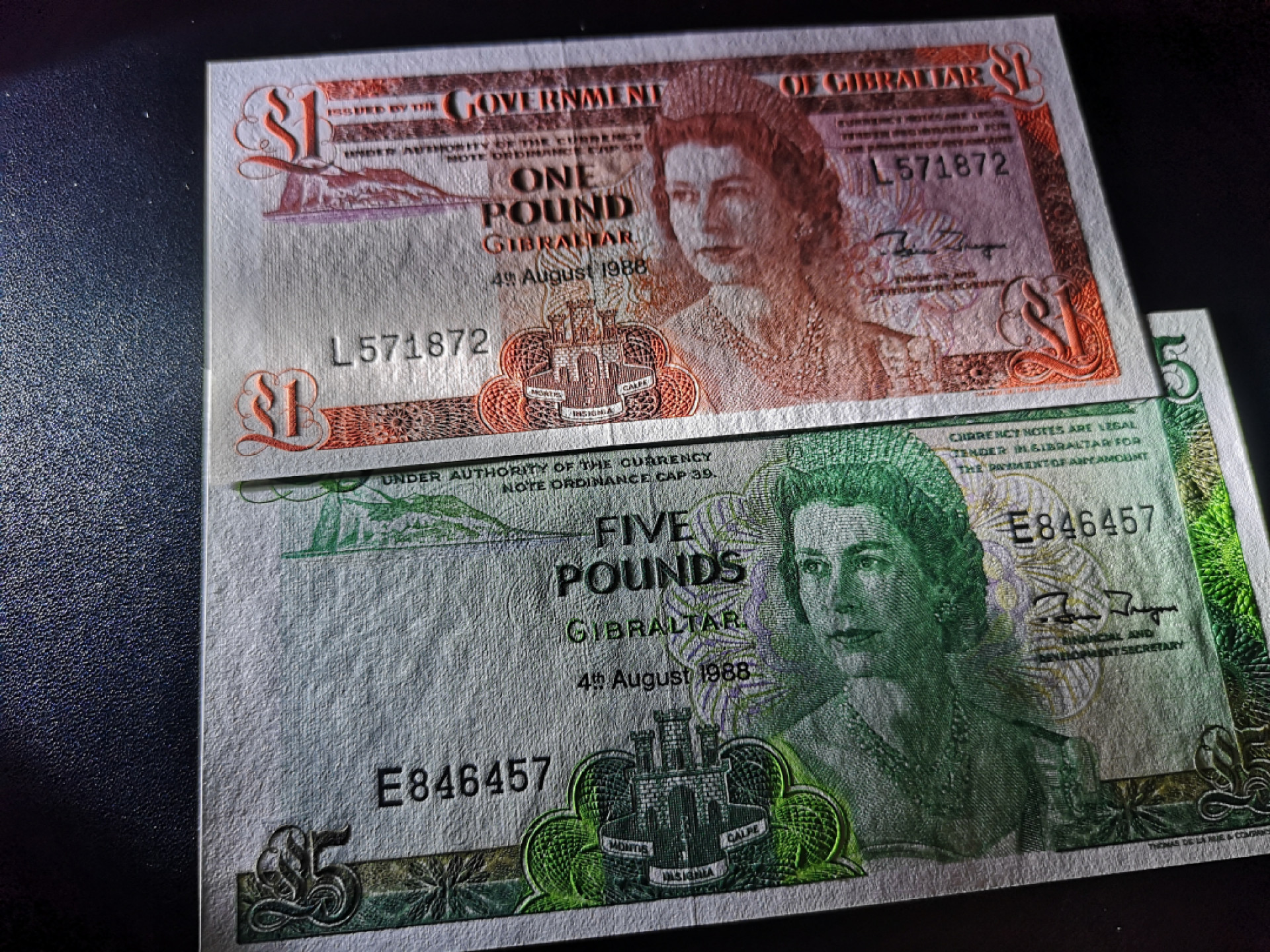 《外钞收藏家》第一百三十八期拍卖（本期91件） 1988年直布罗陀1、5镑 全新UNC