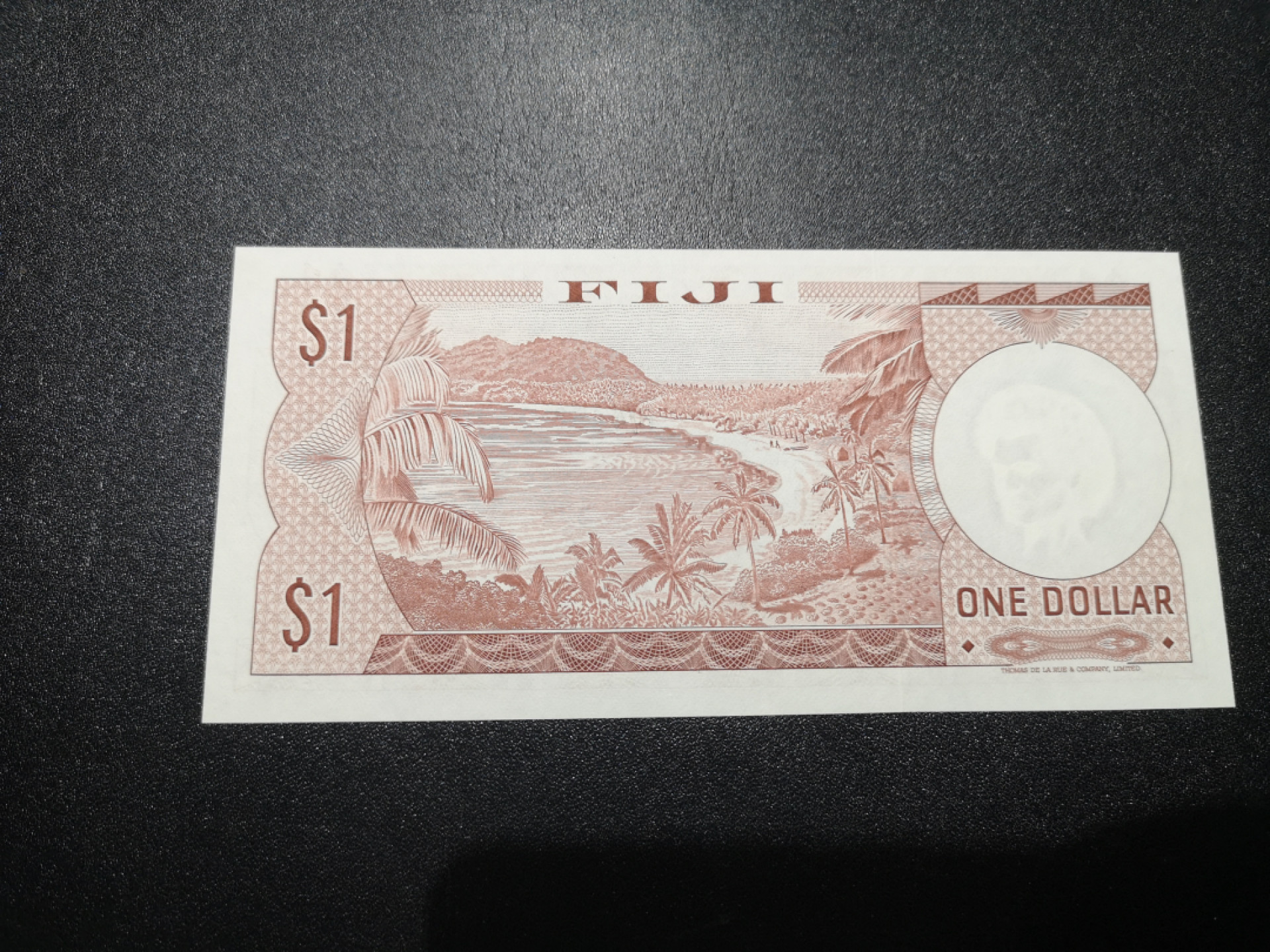 《外钞收藏家》第一百三十八期拍卖（本期91件） 1974年版斐济1元 戎装女王 B版稀少 全新UNC