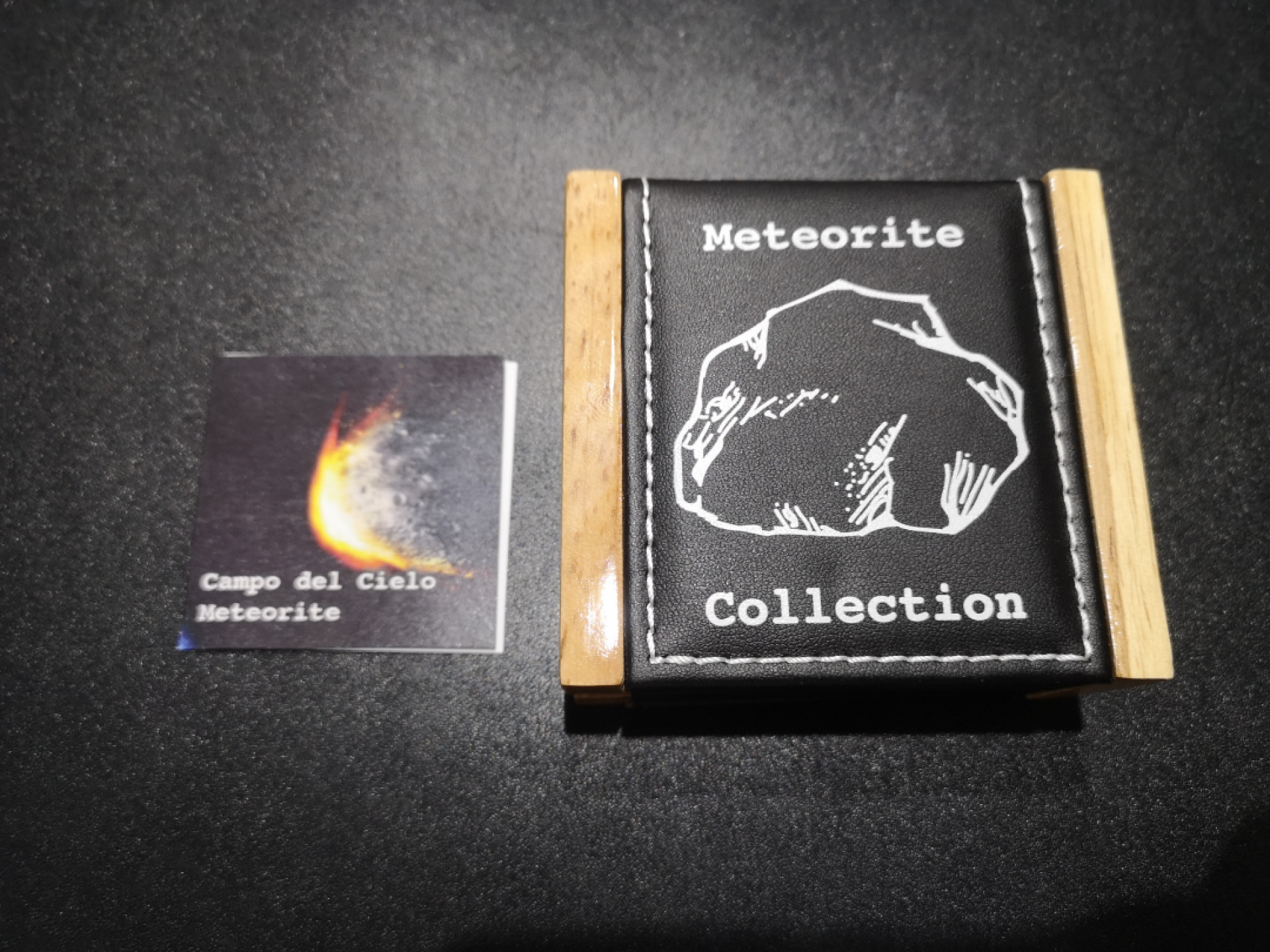 《外钞收藏家》第一百三十八期拍卖（本期91件） 2015年纽埃陨石冲击系列1 镶嵌阿根廷陨石纪念银币  淘宝价格参考