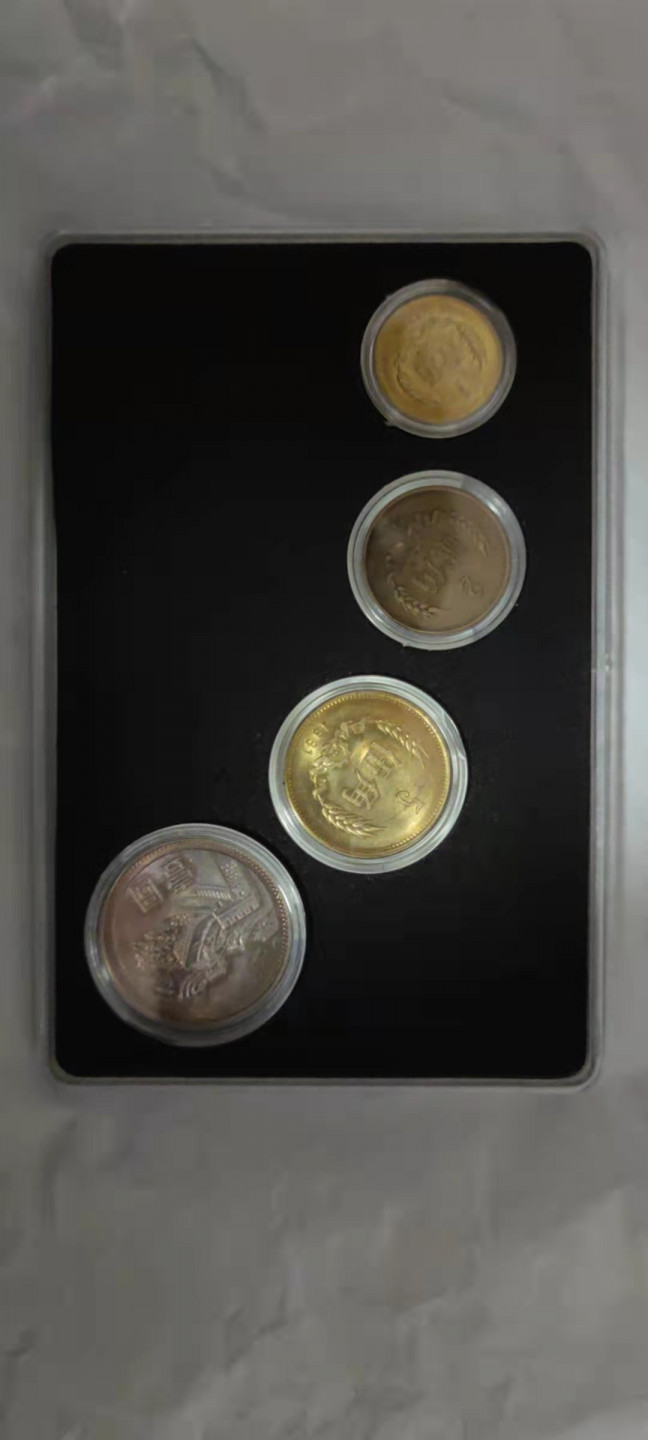 一米收藏，开心上拍(第二十八期) 81年长城一套，包老包真。品相非常完美