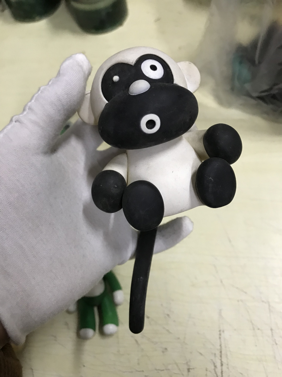 零元拍：老搪胶了，搓堆儿拍，五个一起拍，不知道是什么题材，有土有灰啊，懒得擦了。三无产品，喜欢拿走