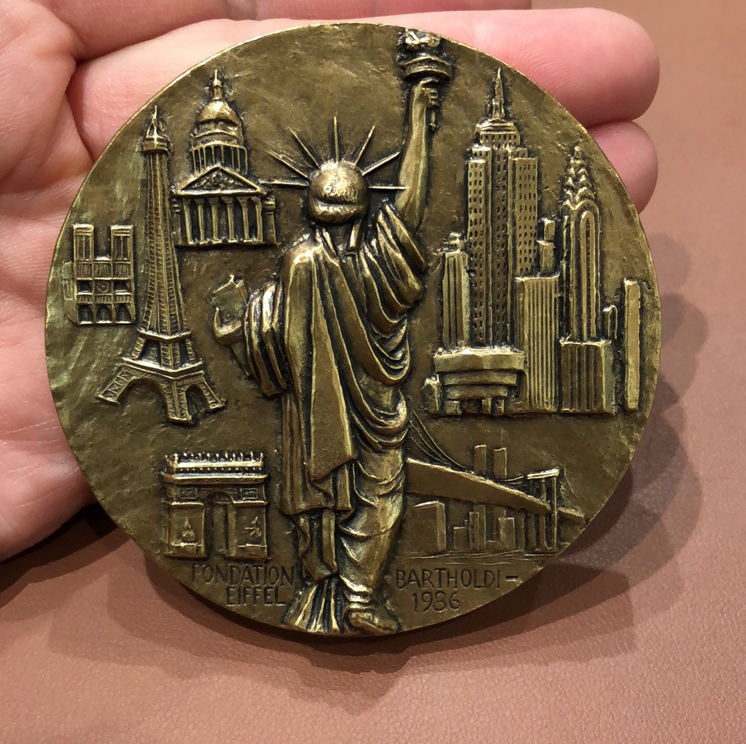 手机直播艺术麦朵尔第二十六场拍卖 自由女神像