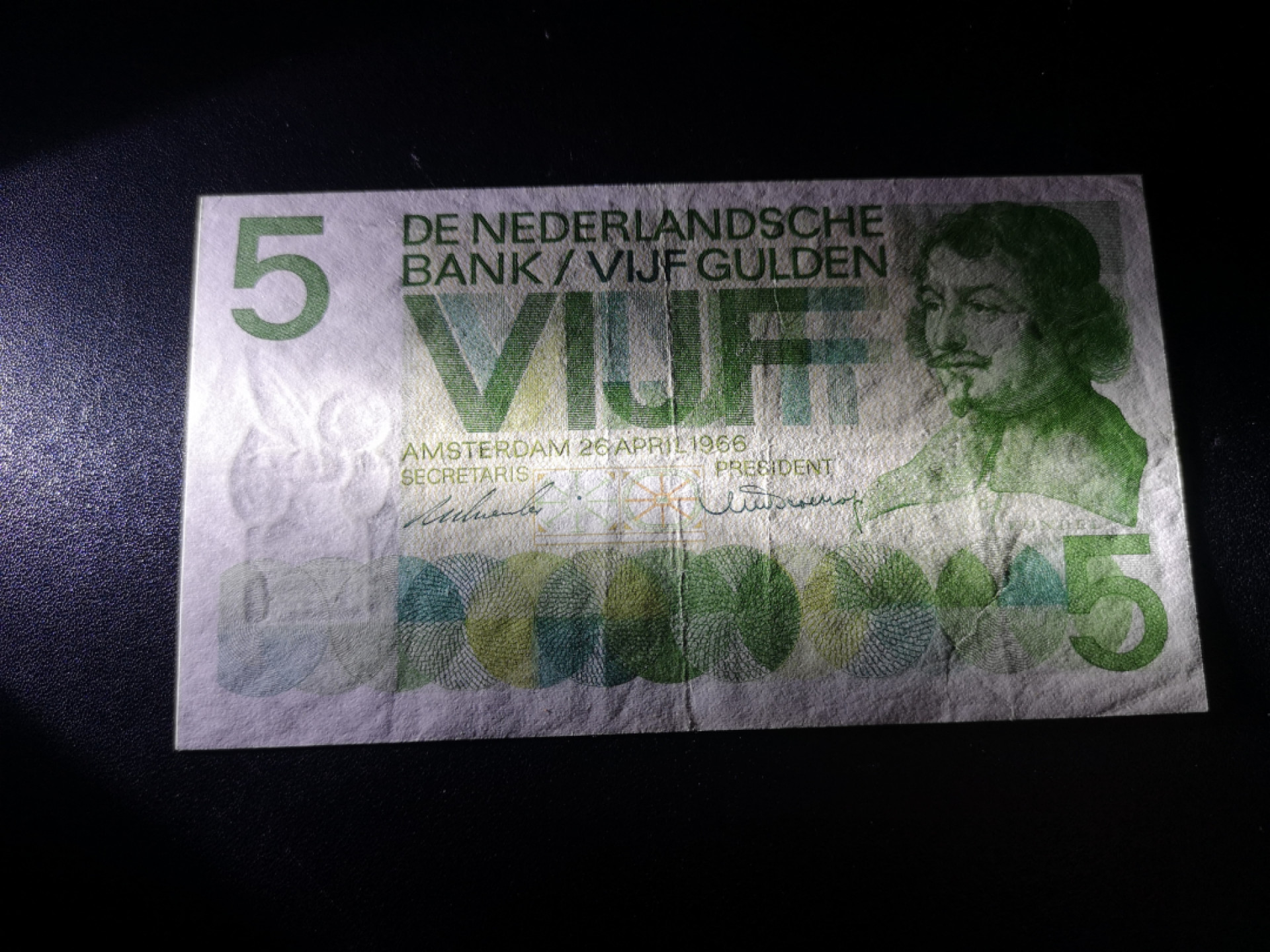 《外钞收藏家》第一百三十八期拍卖（本期91件） 1966年荷兰5盾两张一起 一张AU、一张VF品相
