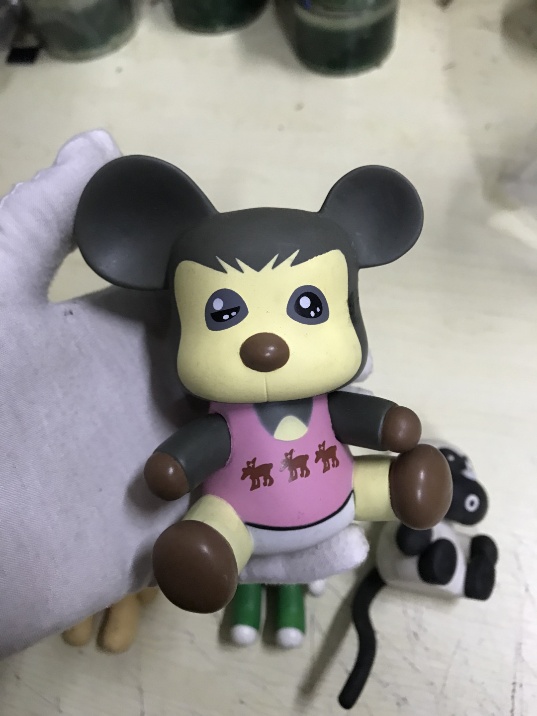 零元拍：老搪胶了，搓堆儿拍，五个一起拍，不知道是什么题材，有土有灰啊，懒得擦了。三无产品，喜欢拿走
