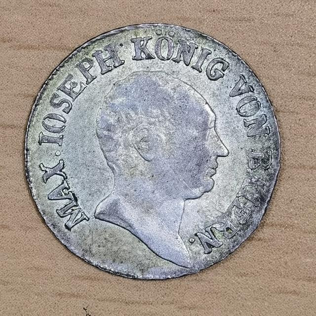 北京马甸外币专卖微拍第六十二期，金银币专场，陆续上新欢迎关注 1827年德国巴伐利亚6K银币，重量：3.2克，品相如图，克书标价：VF55美元 